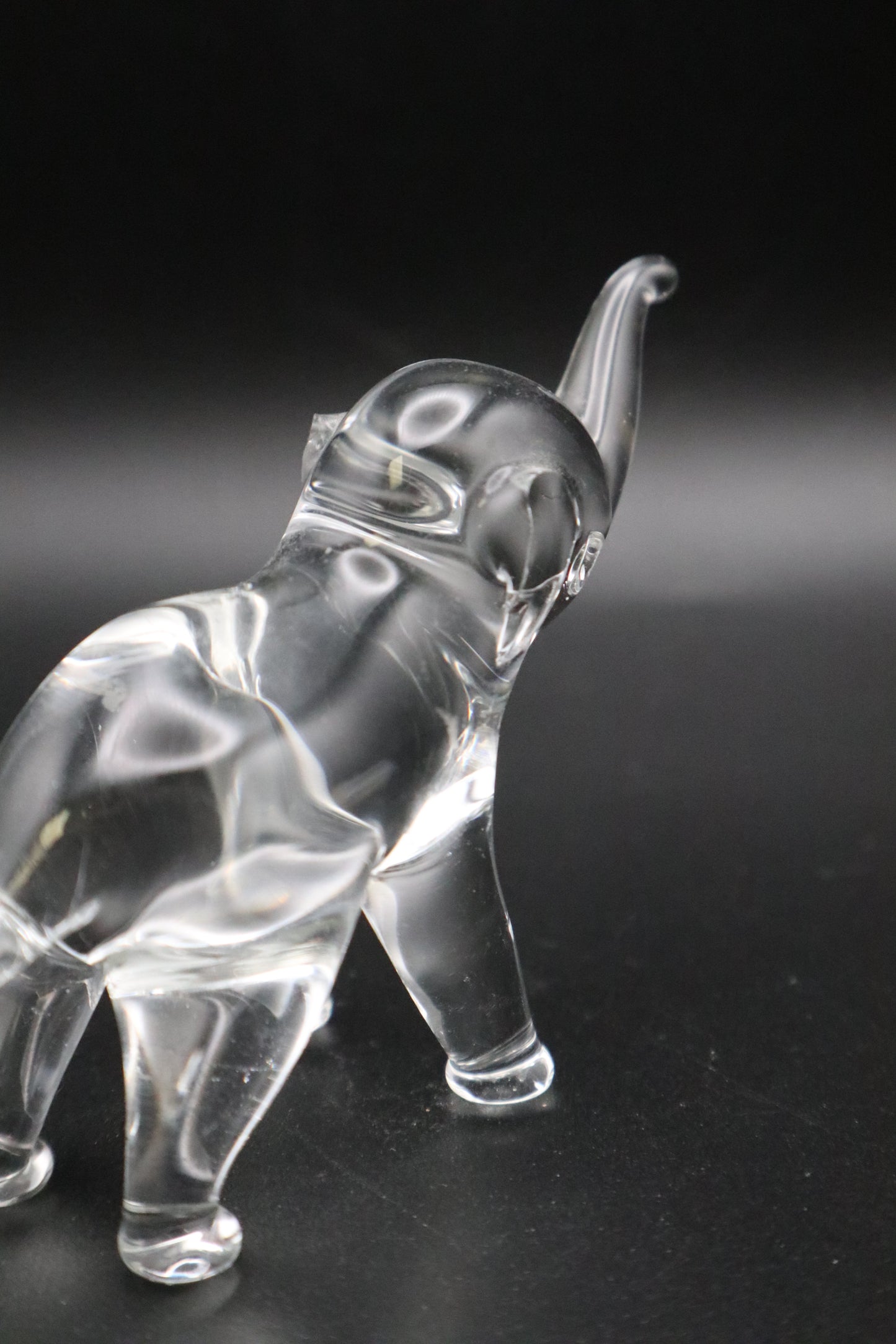 VINTAGE HAND BLOWN CRYSTAL ART GLASS ELEPHANT