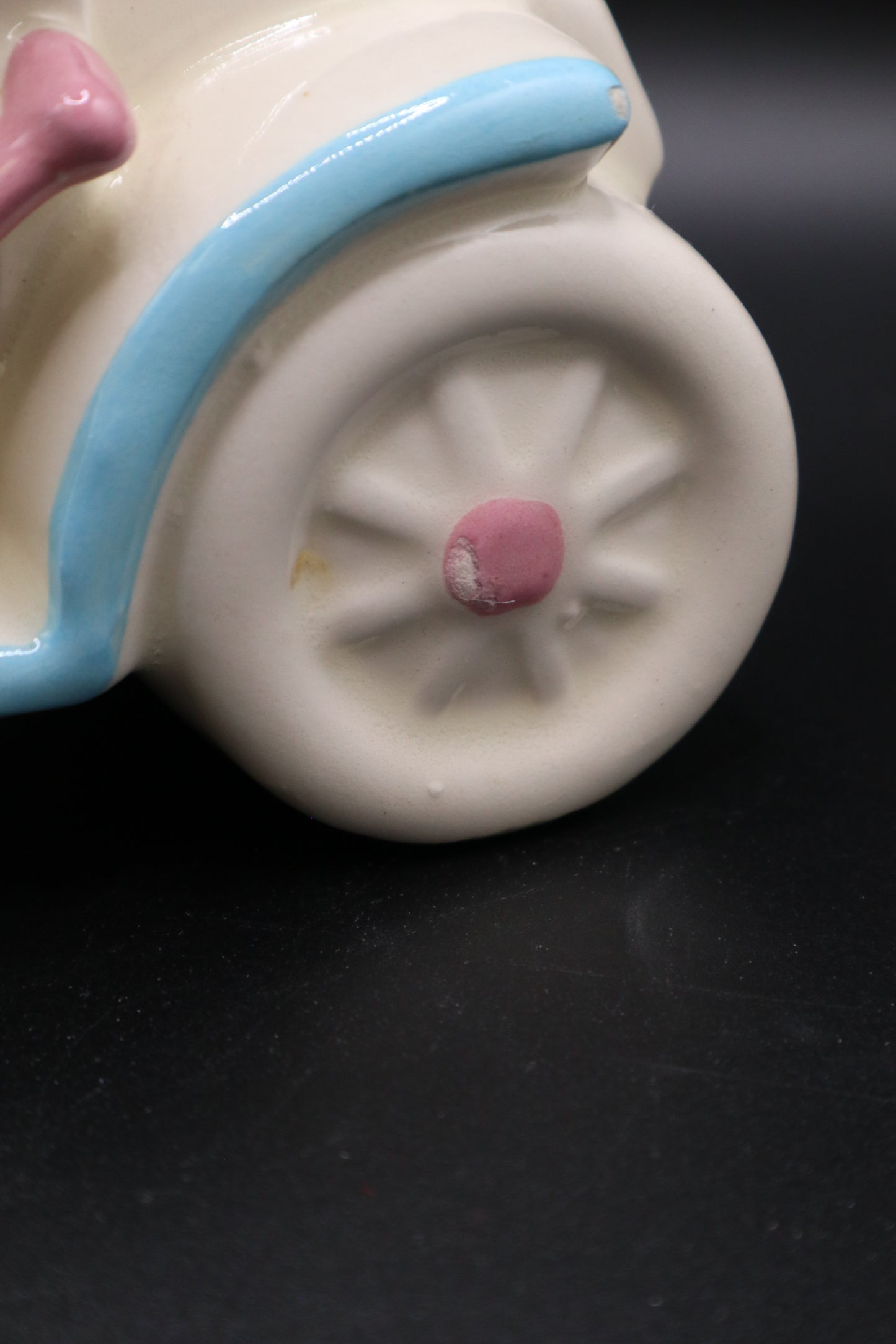 VINTAGE CERAMIC PASTEL NURSERY ROOM MODEL T PLANTER
