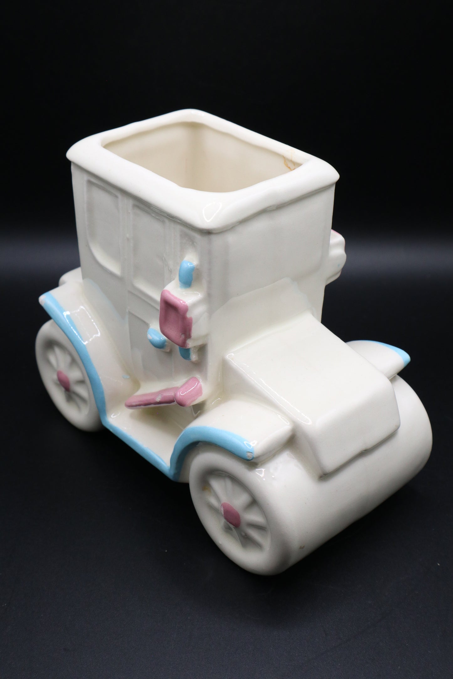 VINTAGE CERAMIC PASTEL NURSERY ROOM MODEL T PLANTER