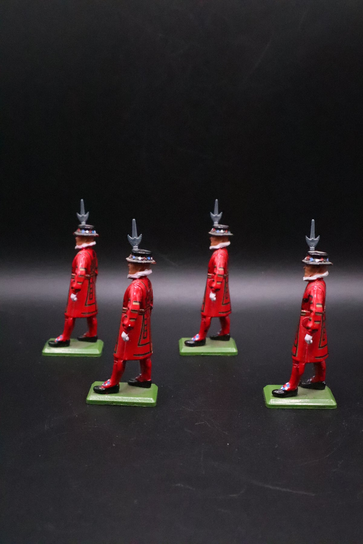 VINTAGE W. BRITAINS LTD ENGLAND CEREMONIAL SOLDIERS