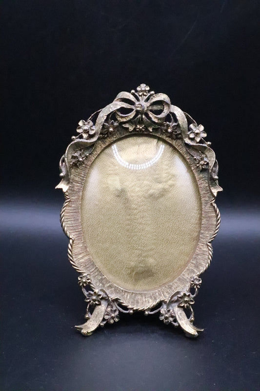 VINTAGE GOLD PLATED OVAL SMALL FRAME