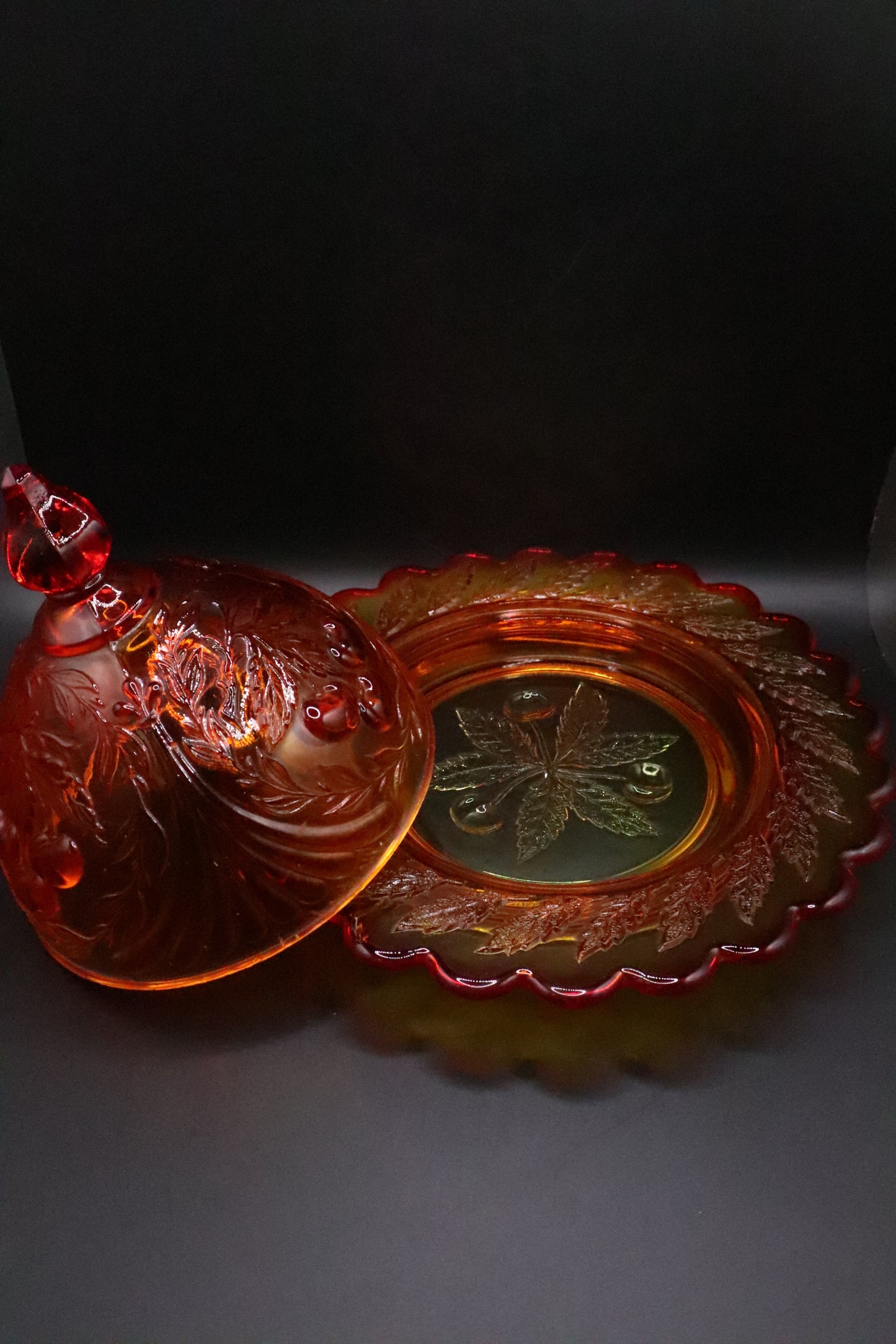 VINTAGE L.G. WRIGHT TREE CHERRY AMBERINA COVERED BUTTER DISH