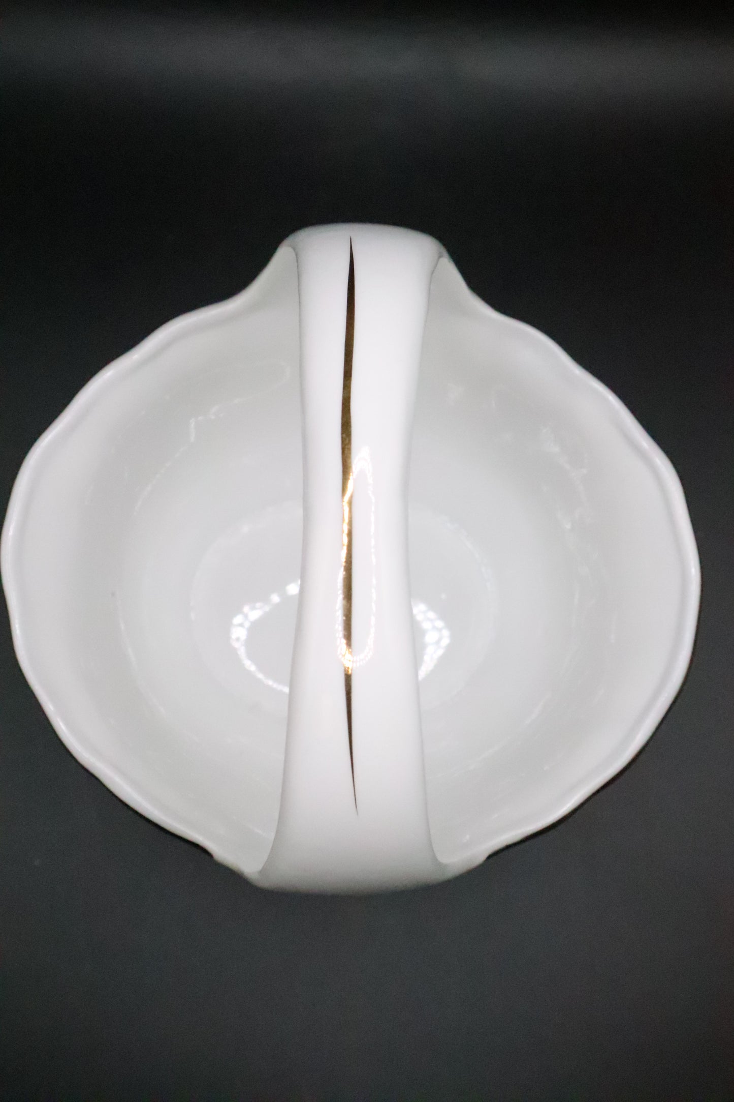 CHRISTMAS HOLLY PORCELAIN BASKET