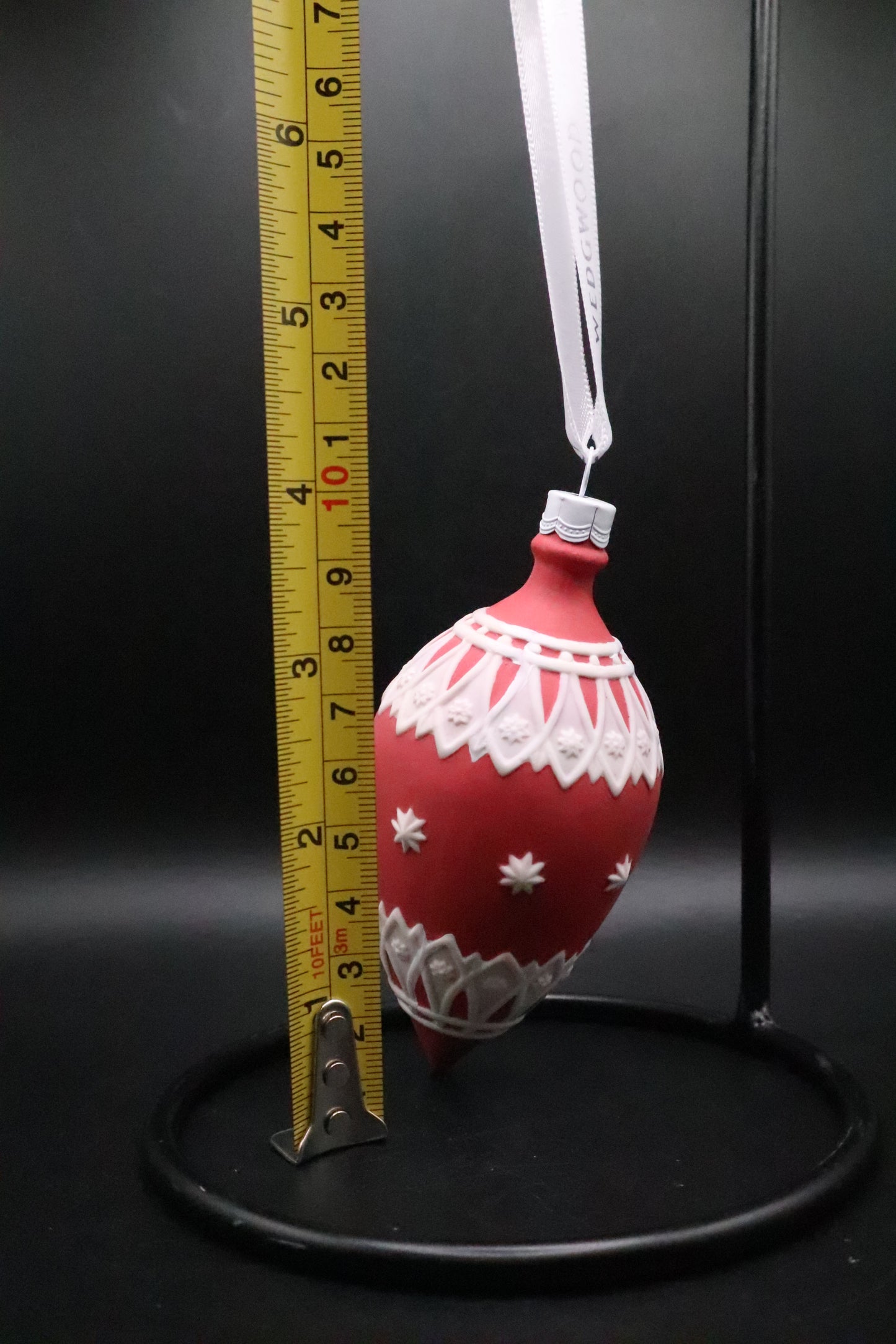 WEDGEWOOD CHRISTMAS RED NEOGLASS BAUBLE ORNAMENT