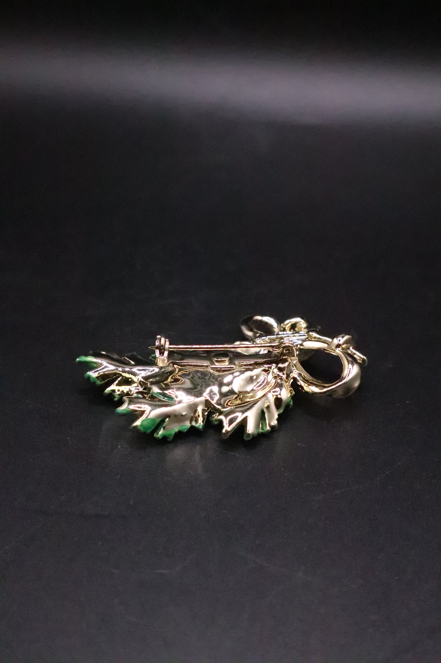 VINTAGE PINE CONE BRANCH RIBBON ENAMELED 2D BROOCH