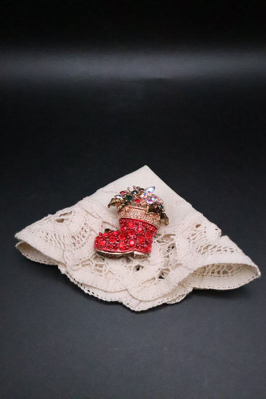 VINTAGE SANTA BOOT BROOCH