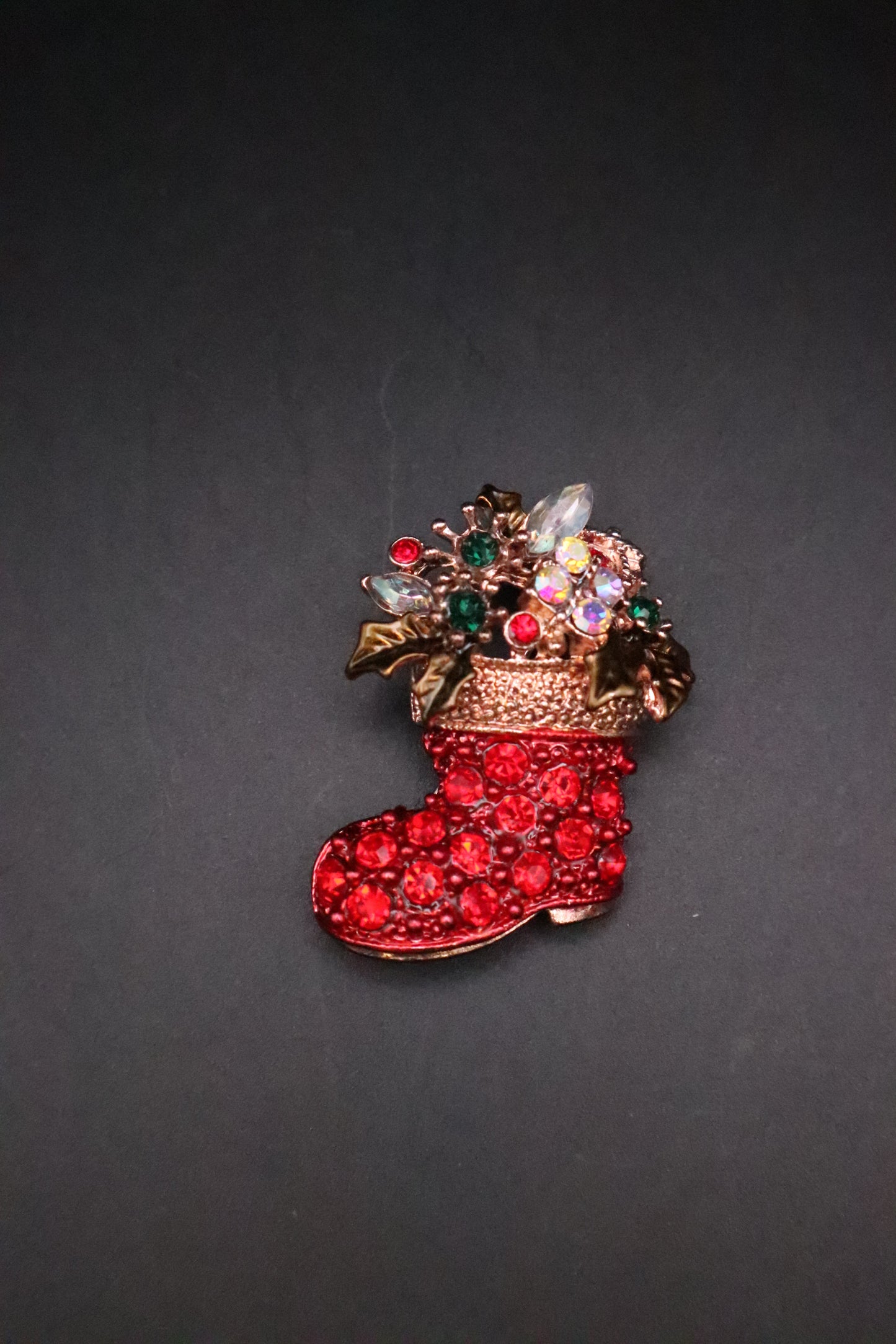 VINTAGE SANTA BOOT BROOCH