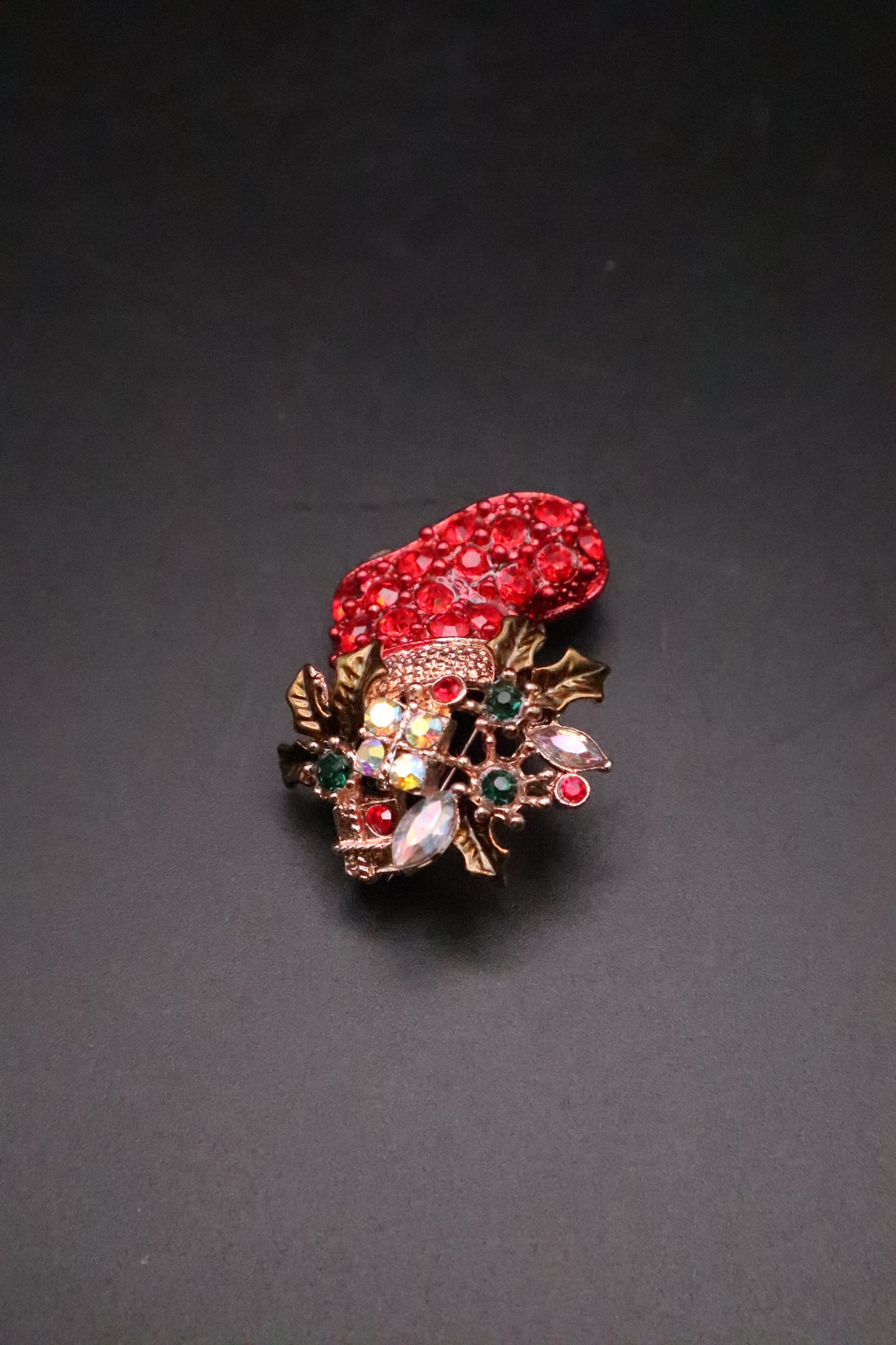 VINTAGE SANTA BOOT BROOCH
