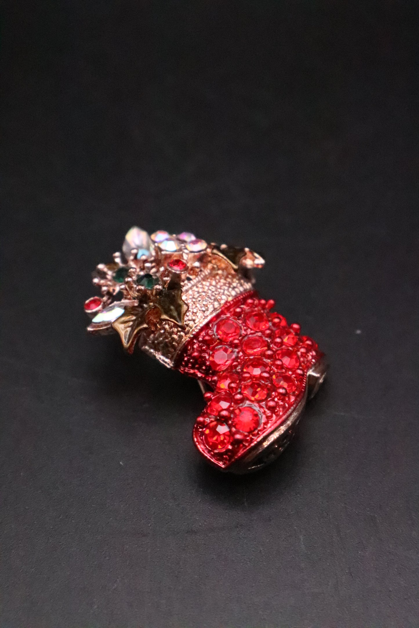 VINTAGE SANTA BOOT BROOCH