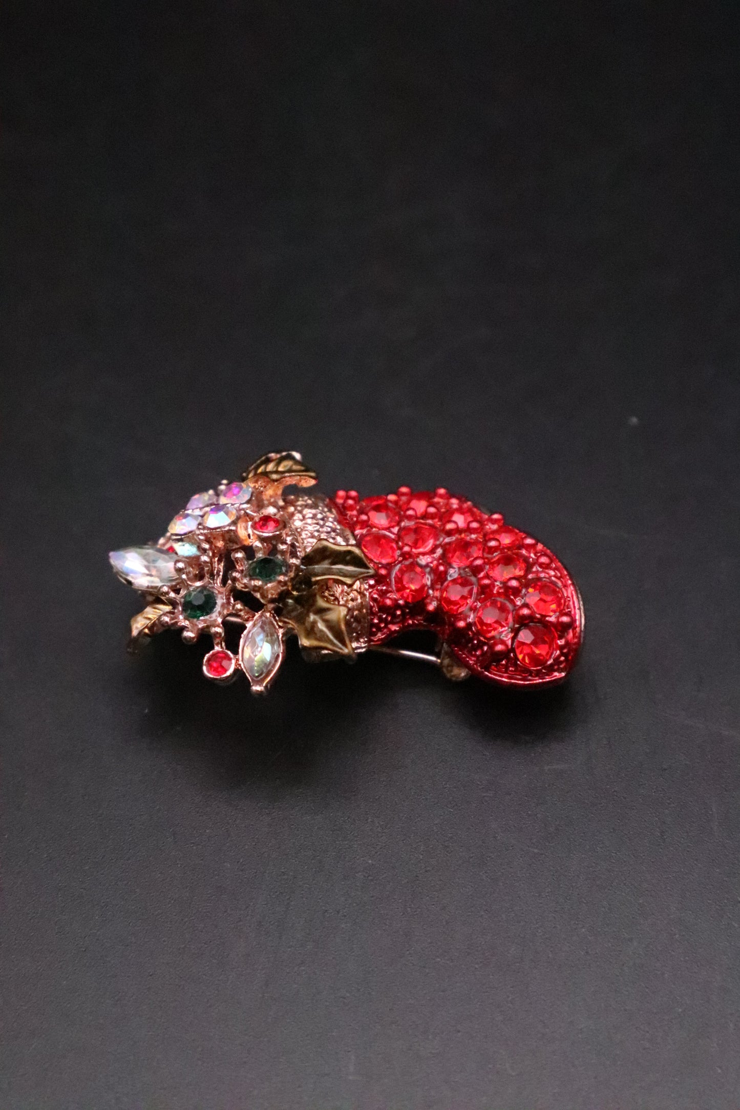 VINTAGE SANTA BOOT BROOCH