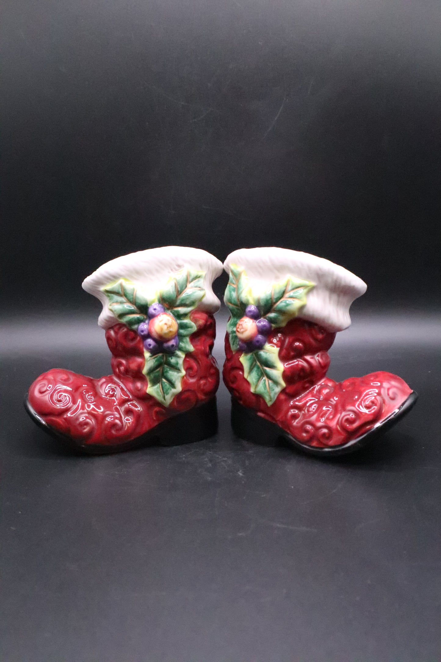 FITZ & FLOYD SANTA BOOTS SALT & PEPPER SHAKERS
