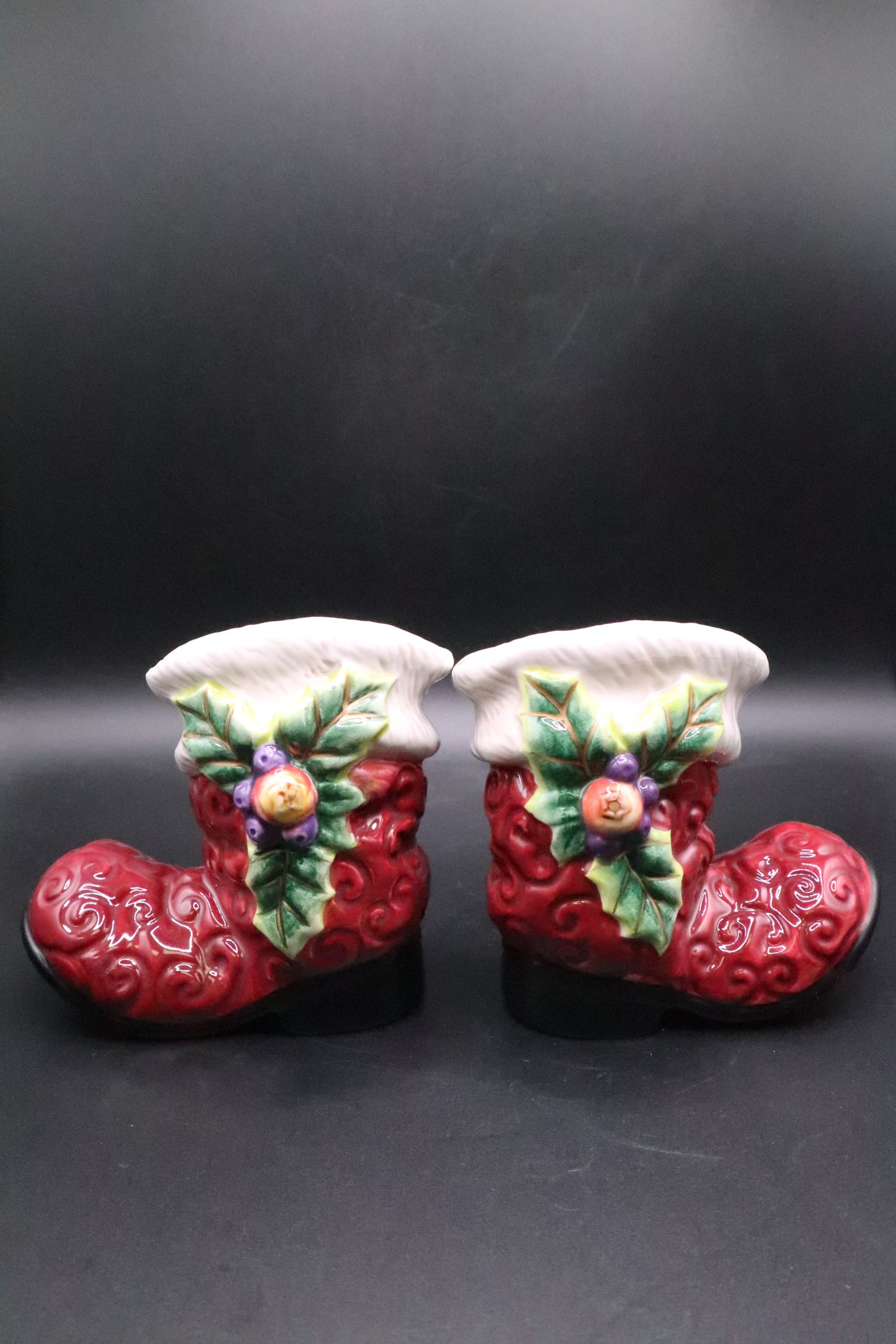 FITZ & FLOYD SANTA BOOTS SALT & PEPPER SHAKERS