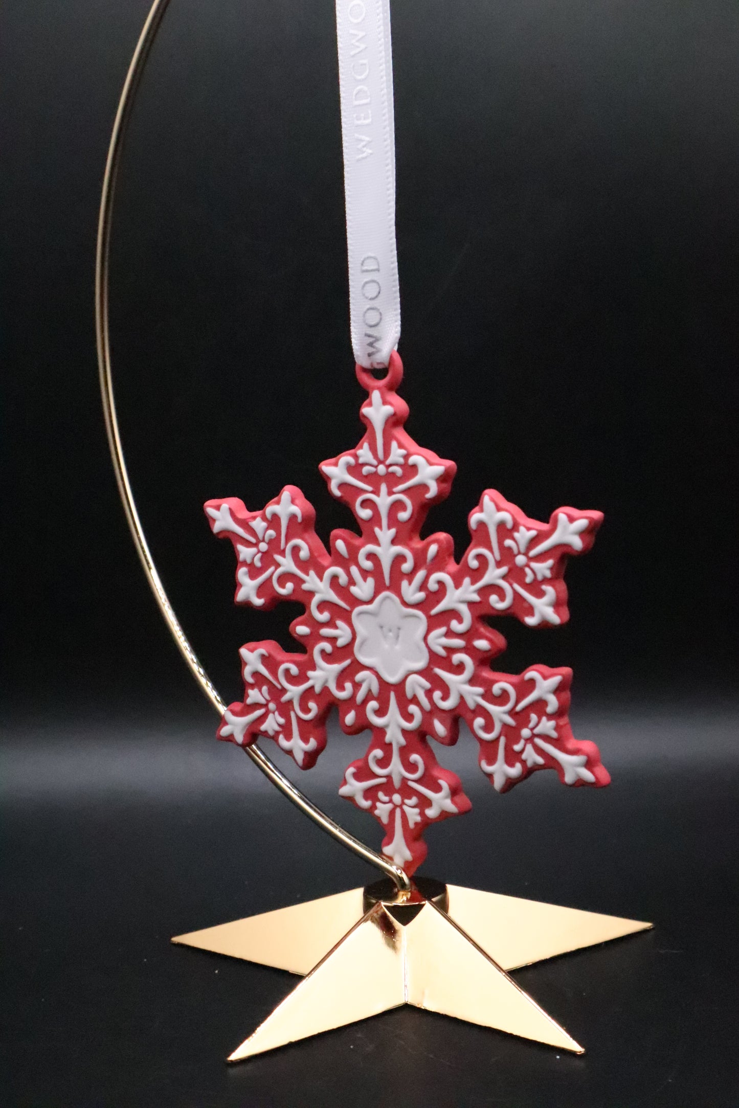 WEDGWOOD RED NEOCLASSICAL JASPERWARE SNOWFLAKE ORNAMENT