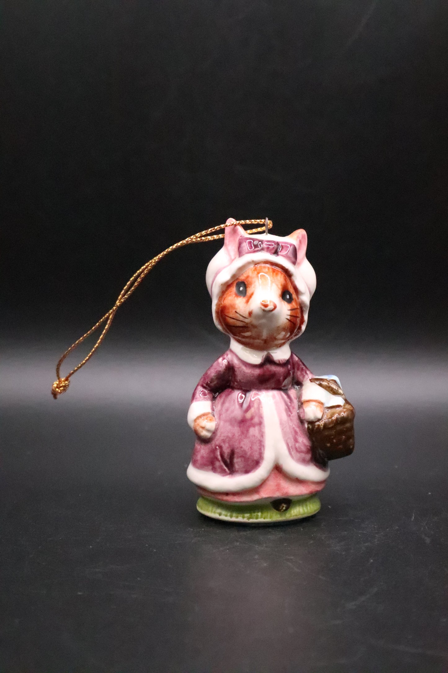 BEATRIX POTTER SCHMID COUNTRY MOUSE WITH BASKET ORNAMENT