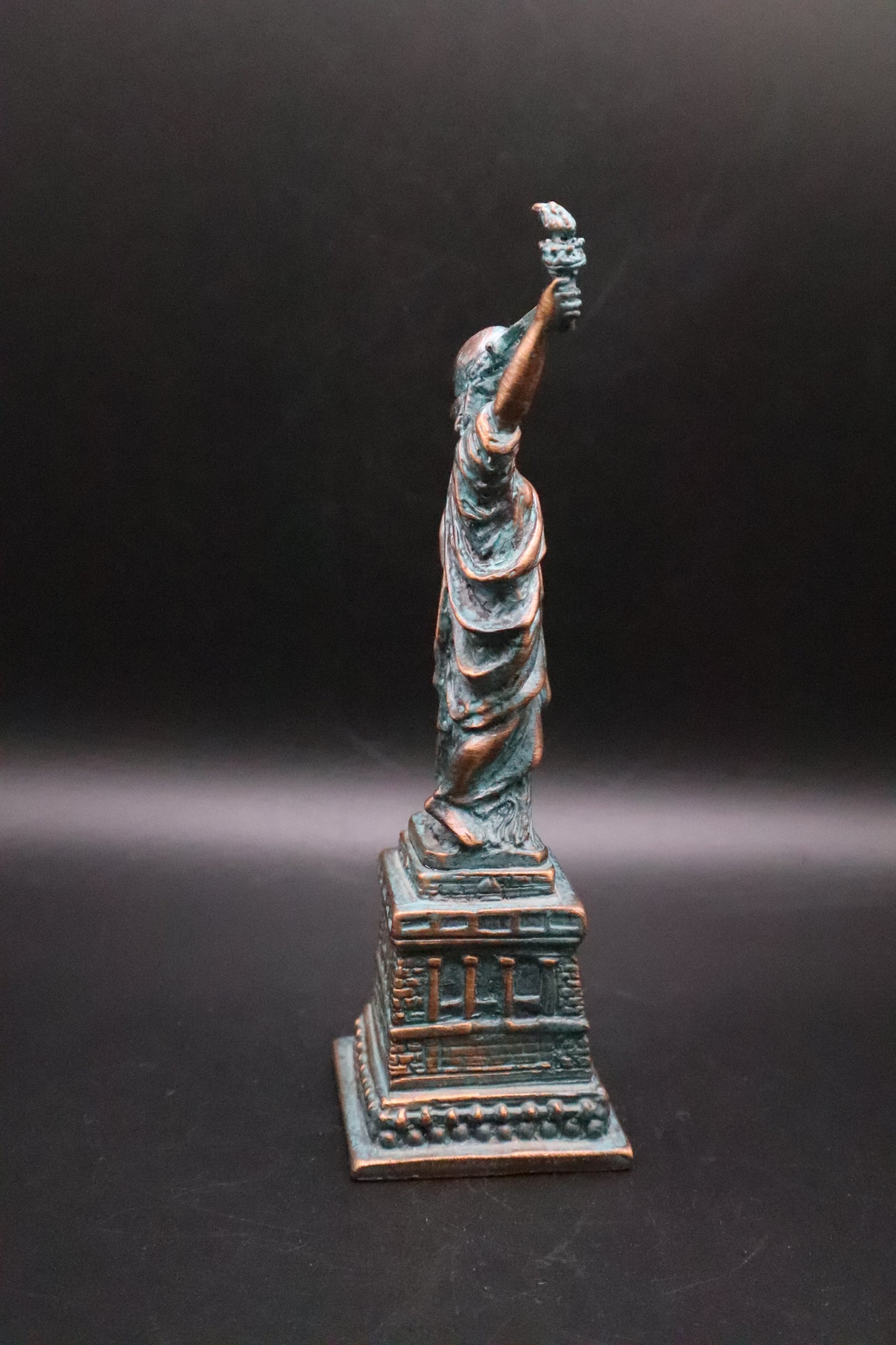 VINTAGE DOWNS 1984 BRONZE NEW YORK SOUVENIR BELL 1081/5000