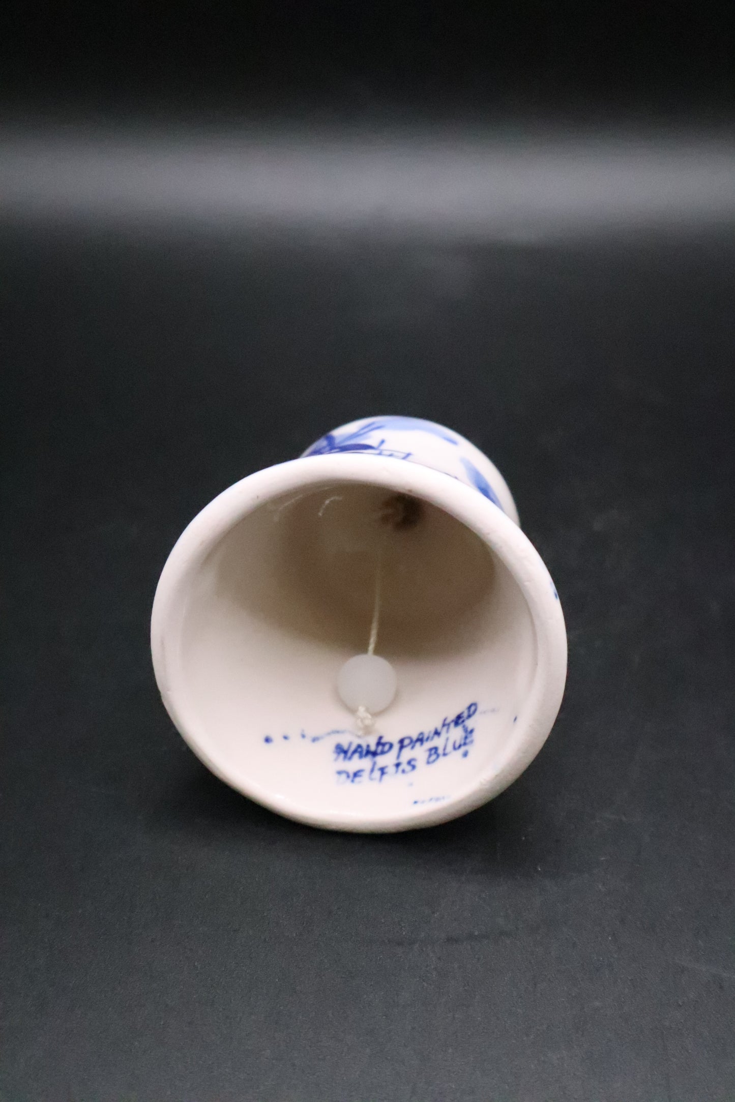 VINTAGE 1982 MINIATURE HAND PAINTED DELFTS BLUE BELL