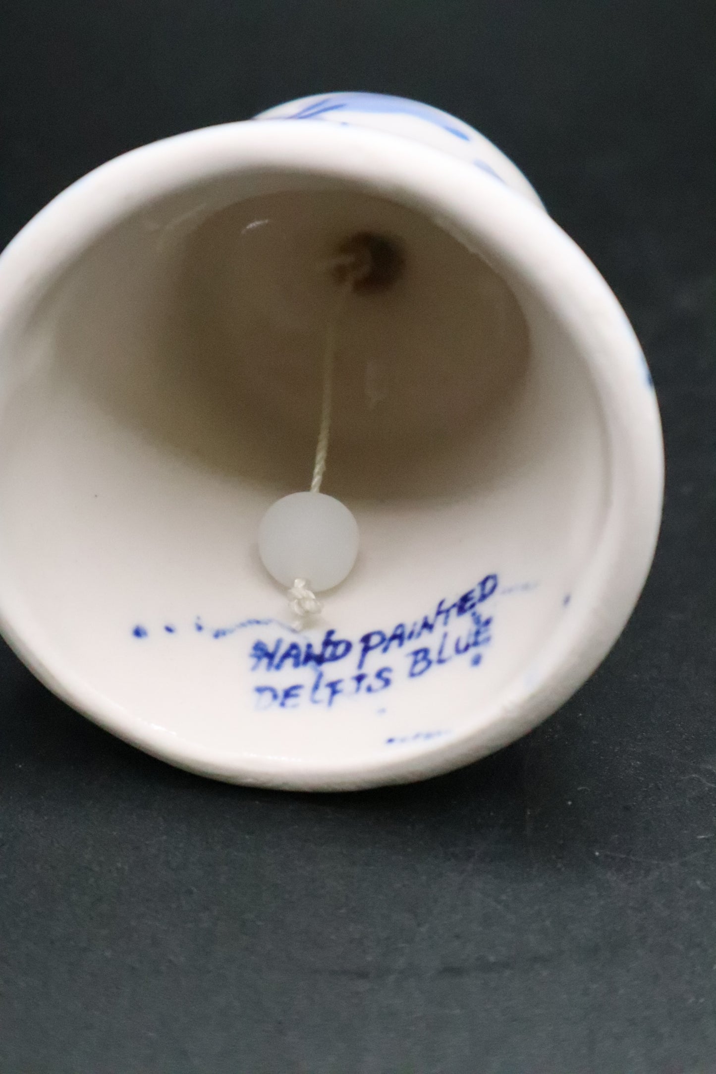 VINTAGE 1982 MINIATURE HAND PAINTED DELFTS BLUE BELL