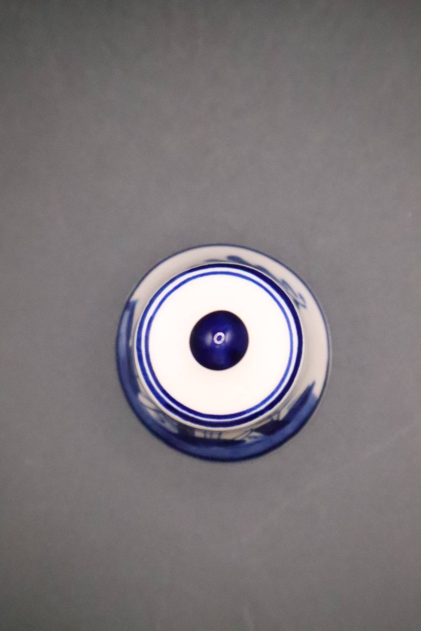 VINTAGE 1982 MINIATURE HAND PAINTED DELFTS BLUE BELL