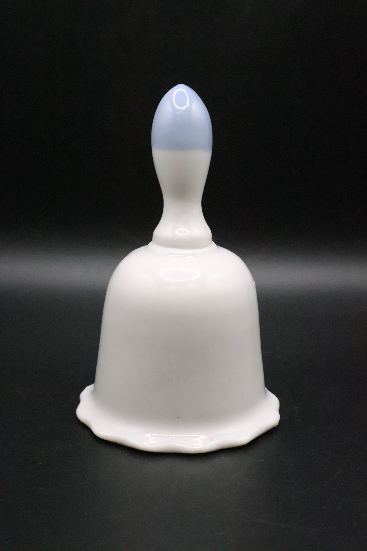 VINTAGE TREASURE MASTERS KISSING ANGELS CERAMIC BELL