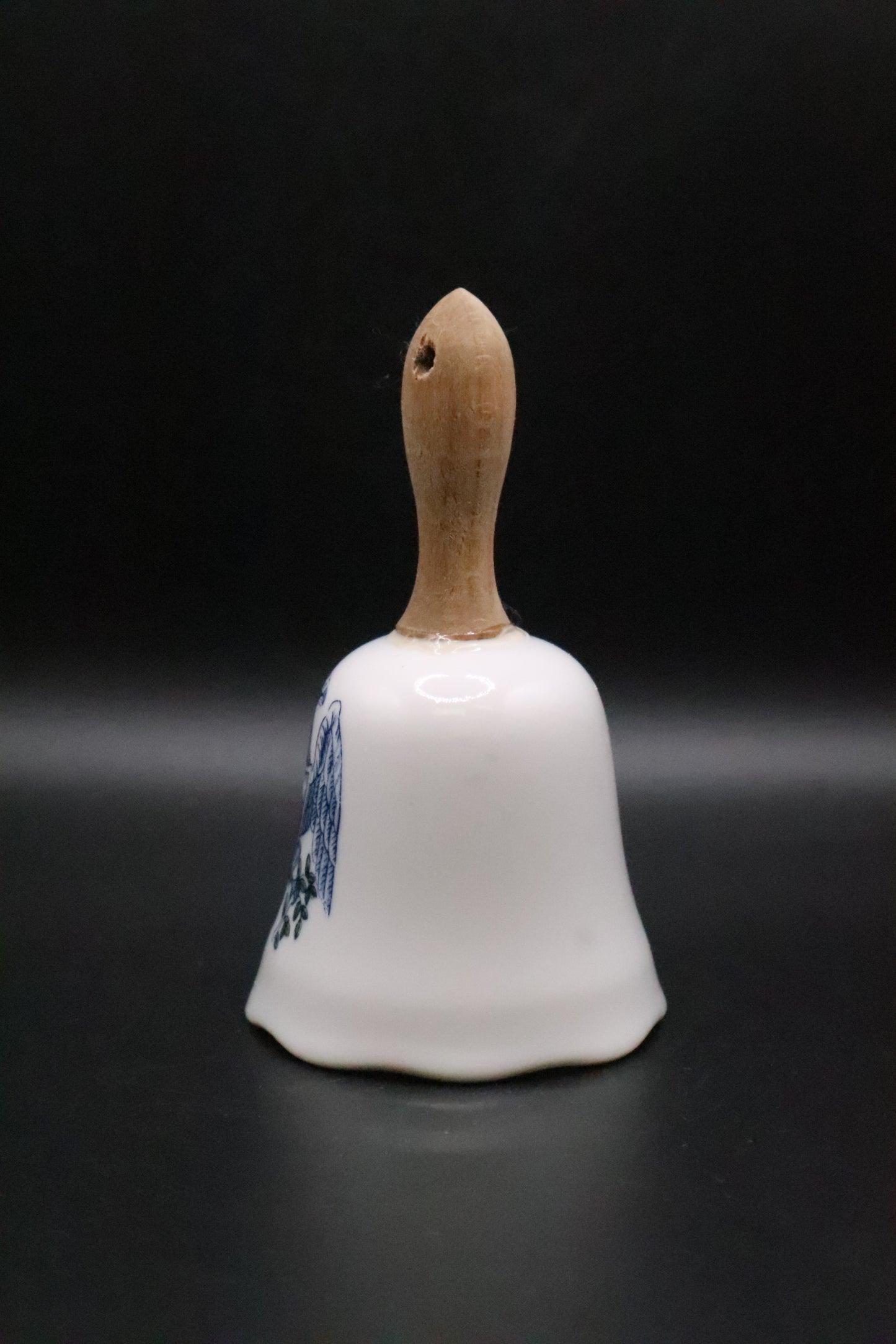 VINTAGE PATRIOTIC AMERICAN EAGLE WOOD HANDLE BELL