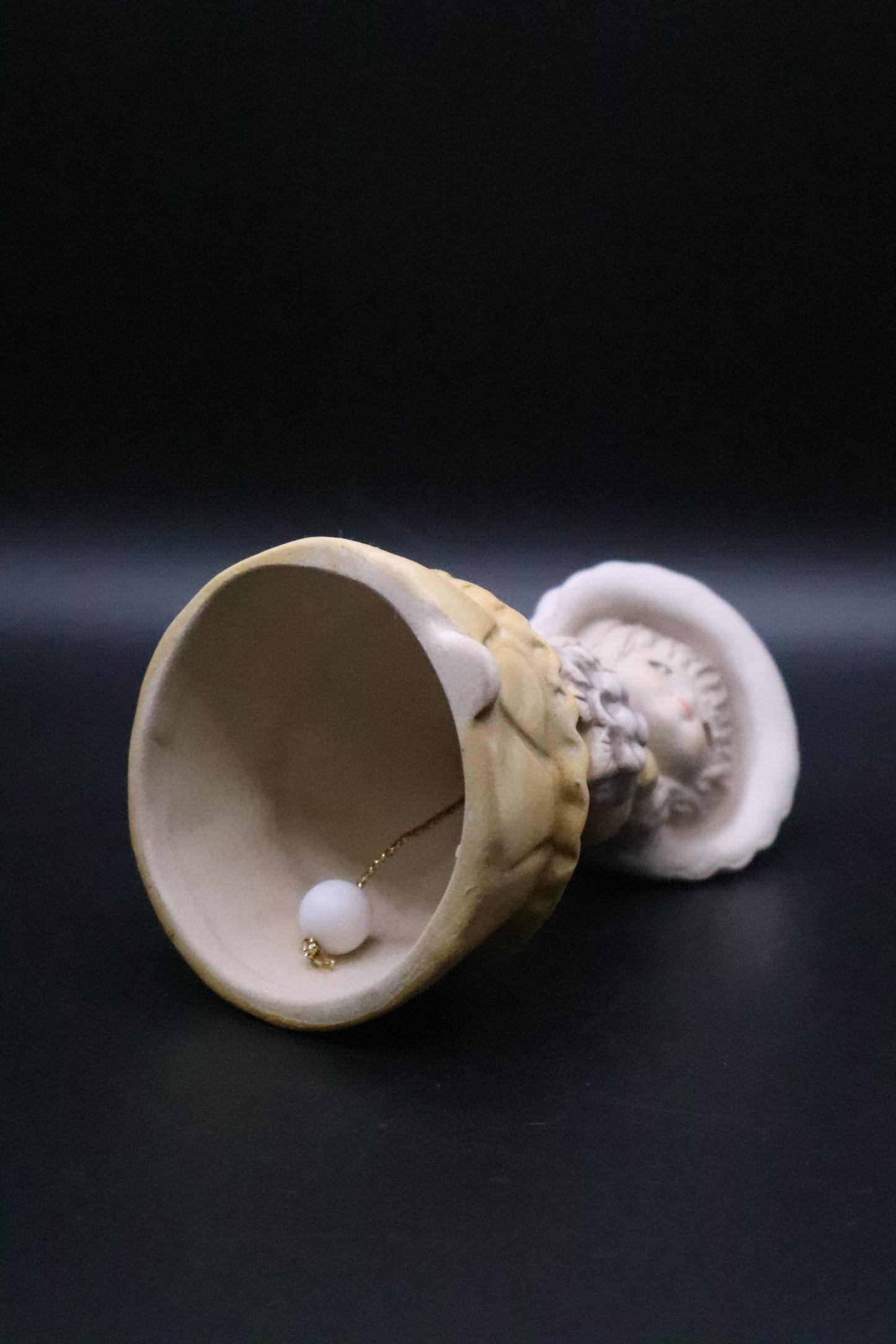 VINTAGE JAPAN POTTERY SOUTHERN CHARM BOUQUET GIRLL BELL