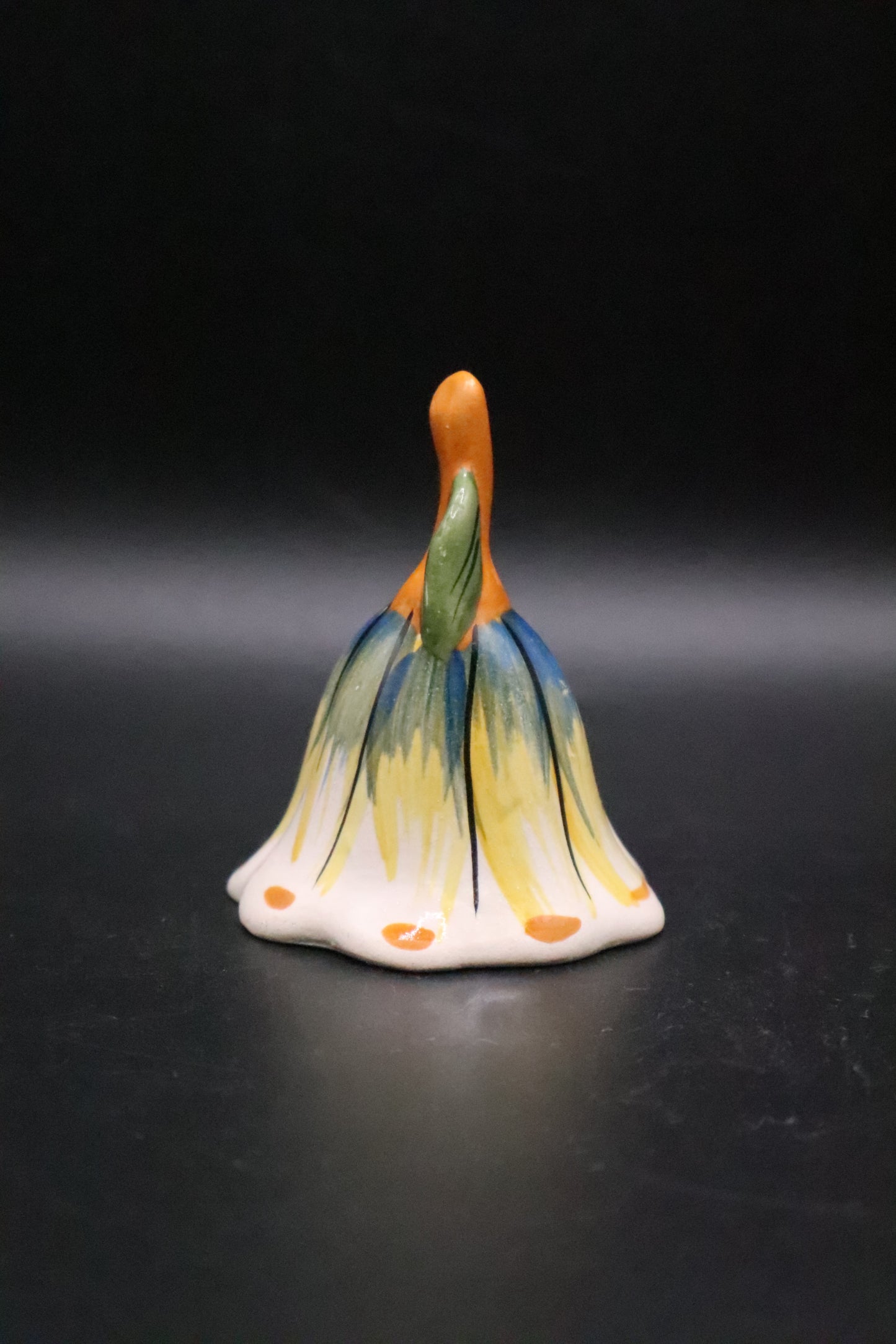 VINTAGE HAND PAINTED CERAMIC LILY FLOWER BLOSSOM BELL