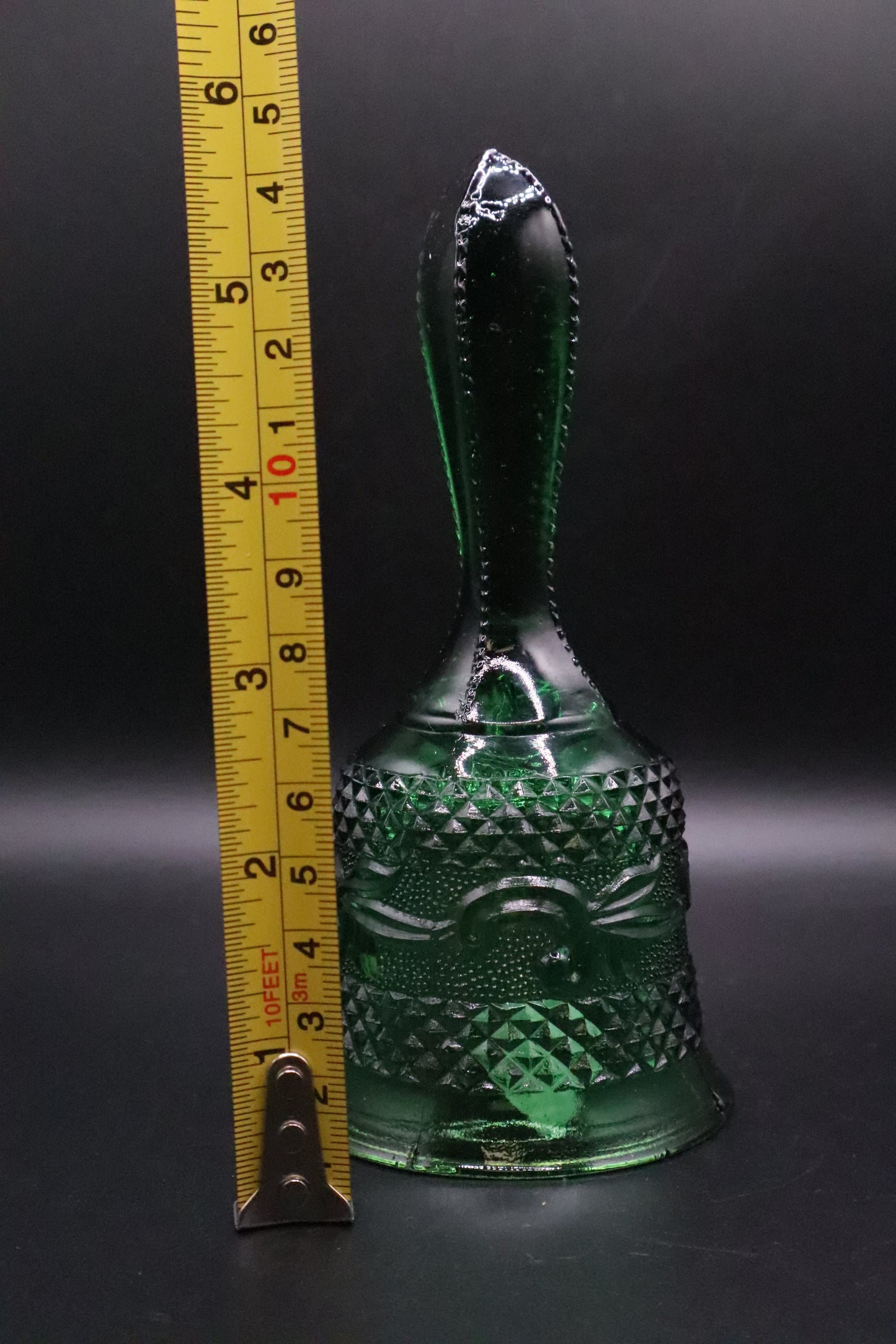 VINTAGE FENTON EMERALD GREEN DIAMOND POINT AND SCROLLS BELL