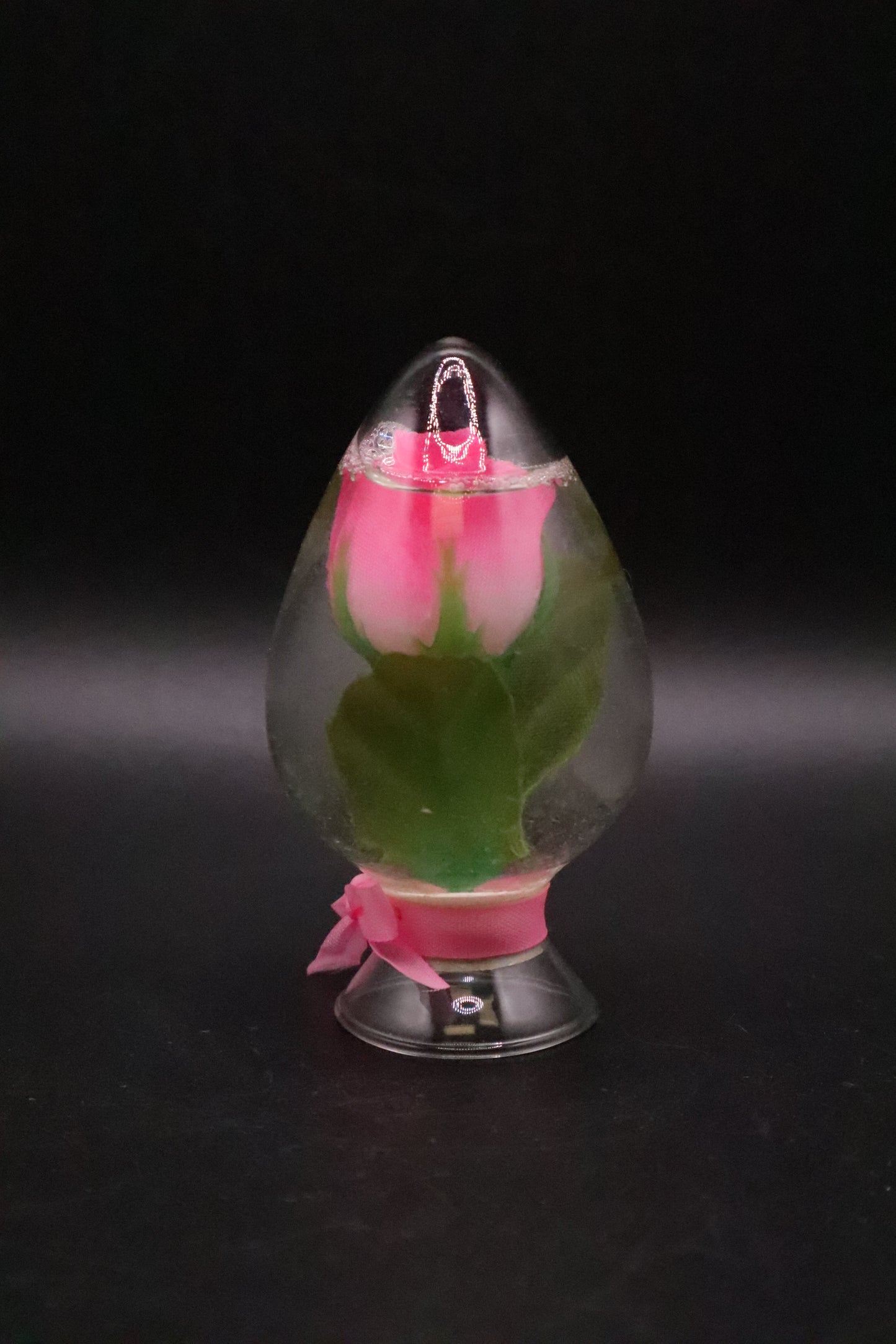 VINTAGE TAIWAN ROSE IN WATER GLOBE