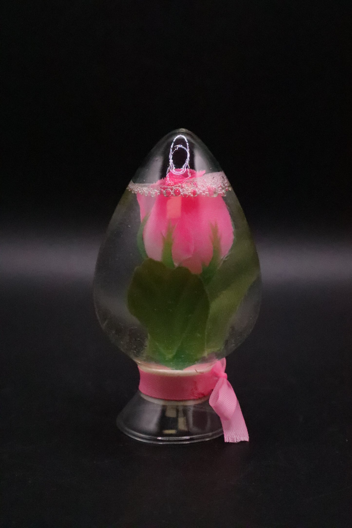 VINTAGE TAIWAN ROSE IN WATER GLOBE