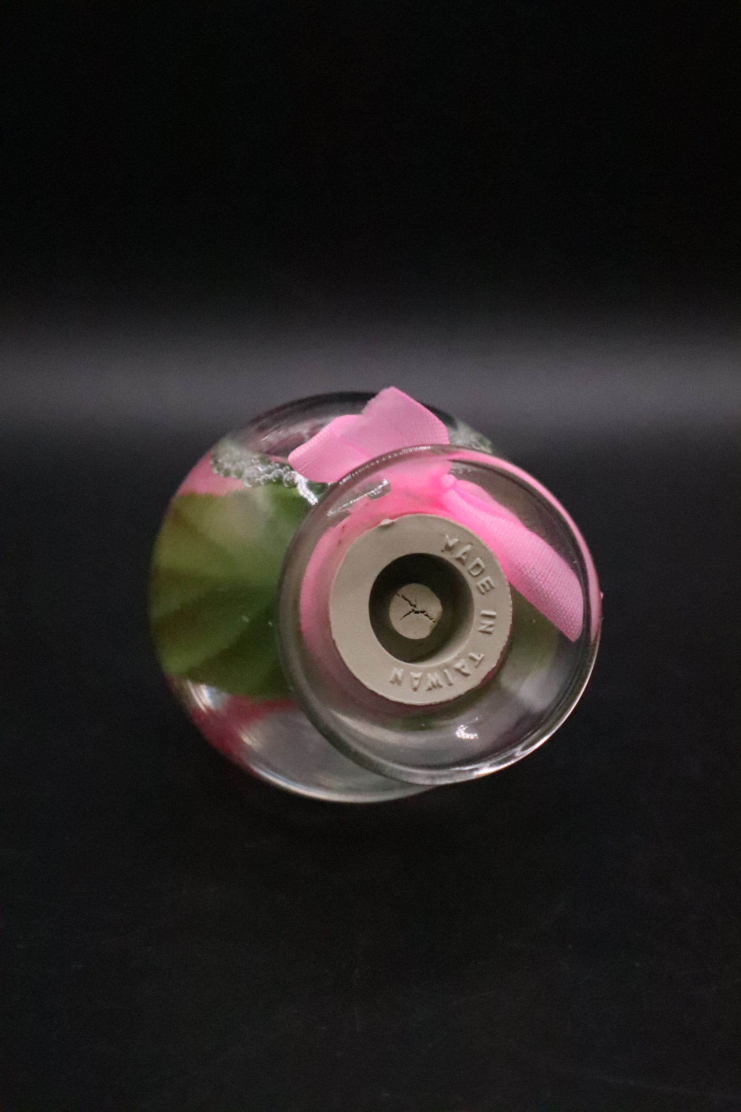 VINTAGE TAIWAN ROSE IN WATER GLOBE