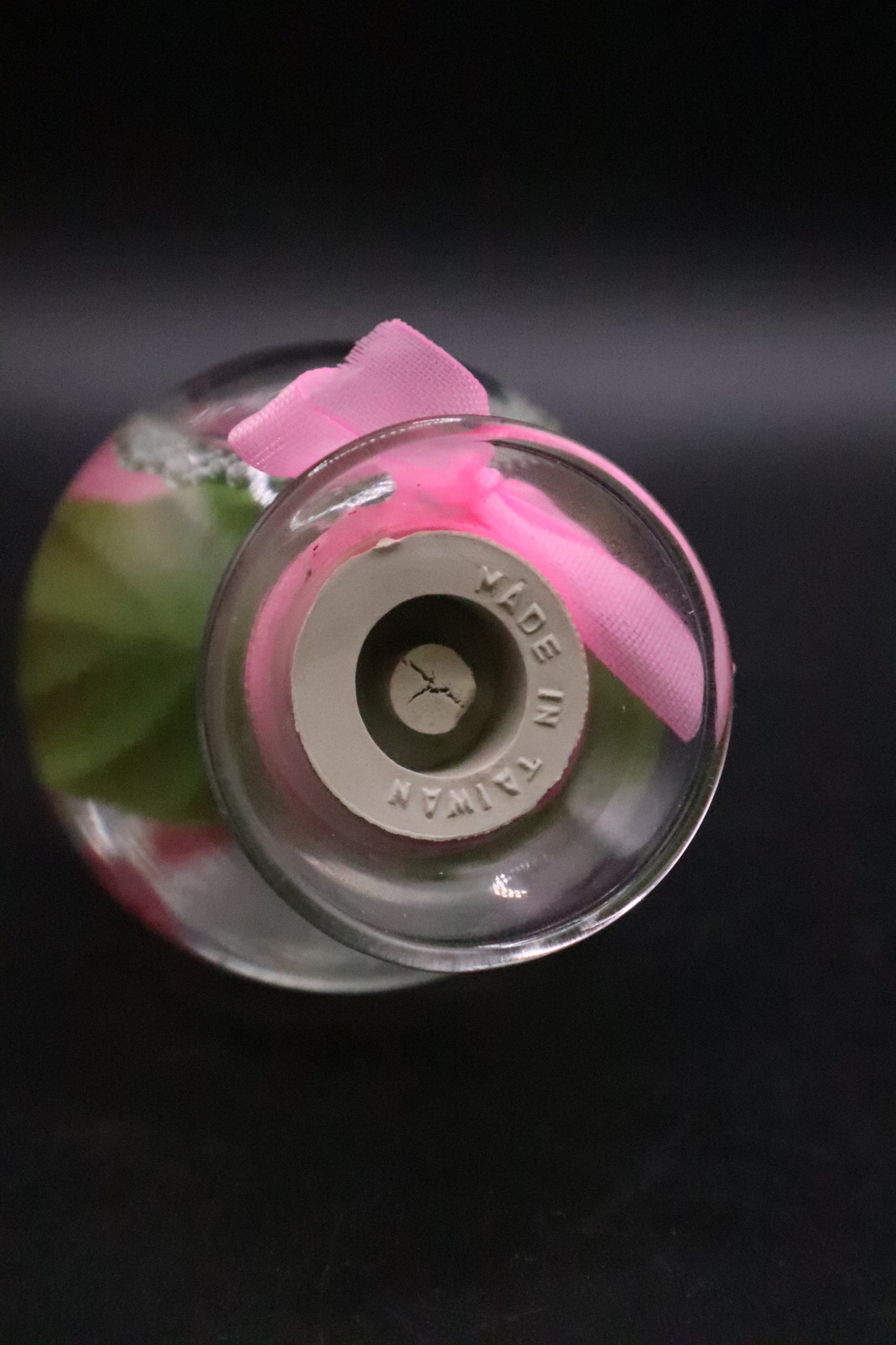 VINTAGE TAIWAN ROSE IN WATER GLOBE