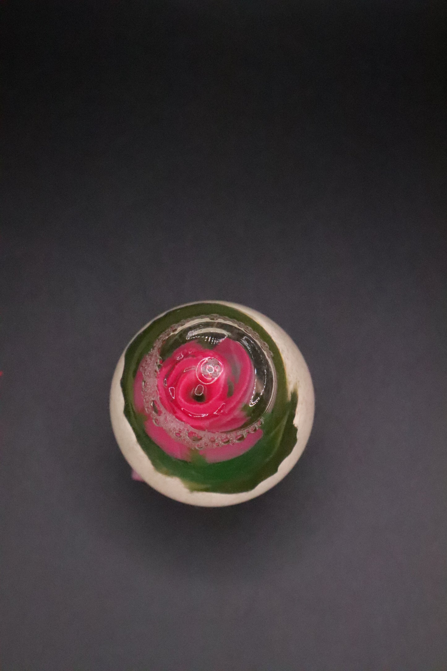 VINTAGE TAIWAN ROSE IN WATER GLOBE