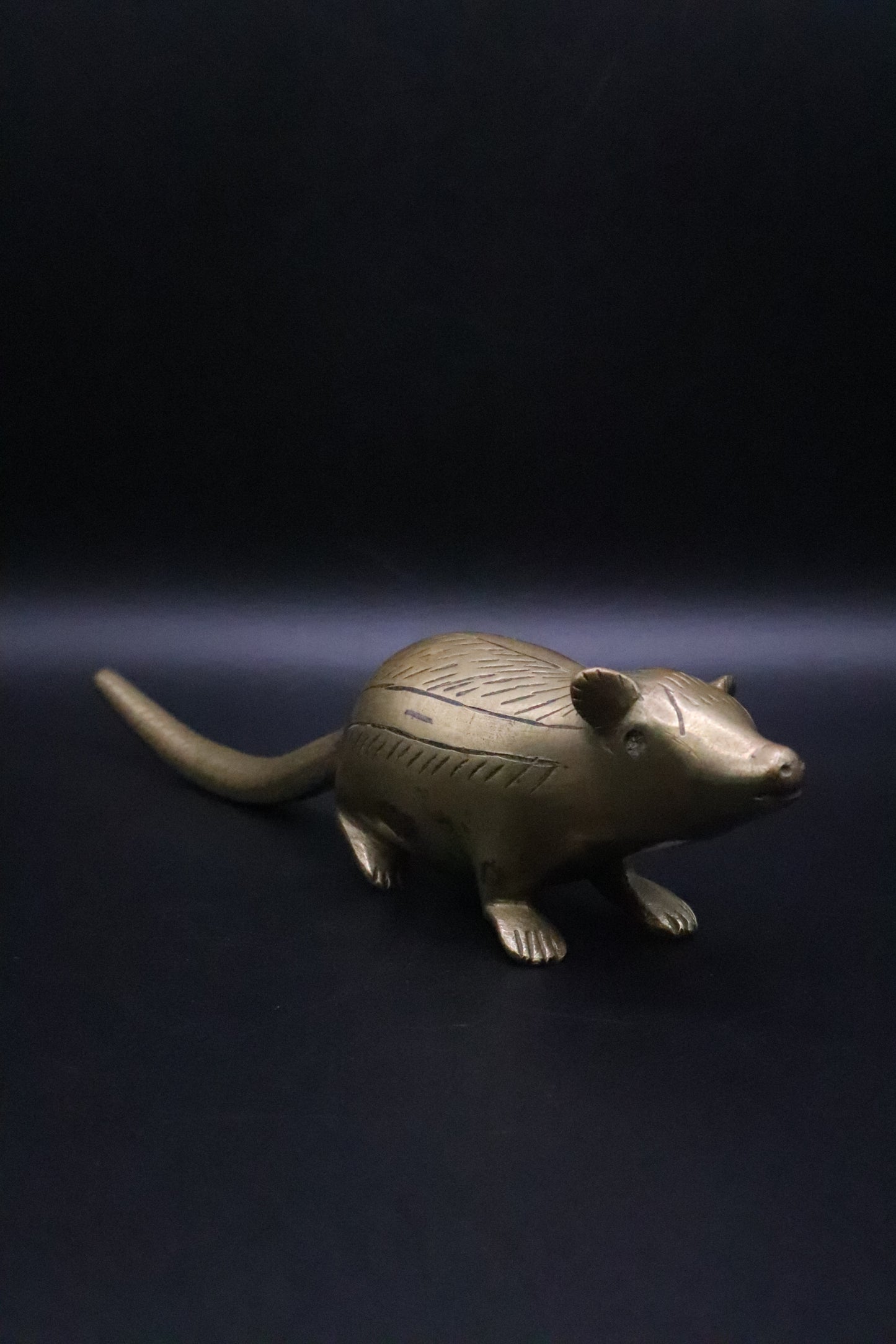 VINTAGE ETCHED BRASS MOUSE