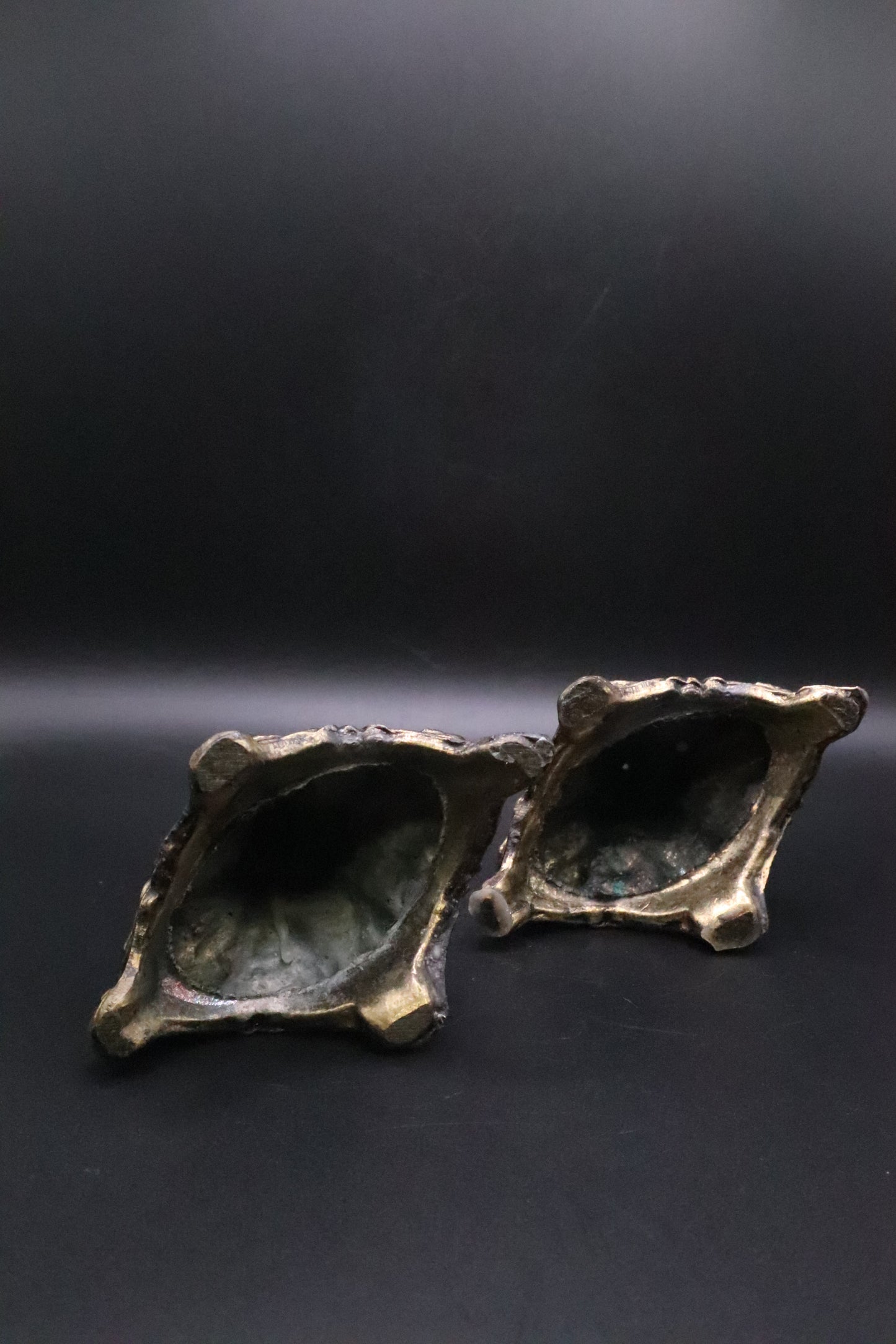 VINTAGE BRASS HOLLYWOOD REGENCY CANDLESTICK HOLDERS SET OF 2