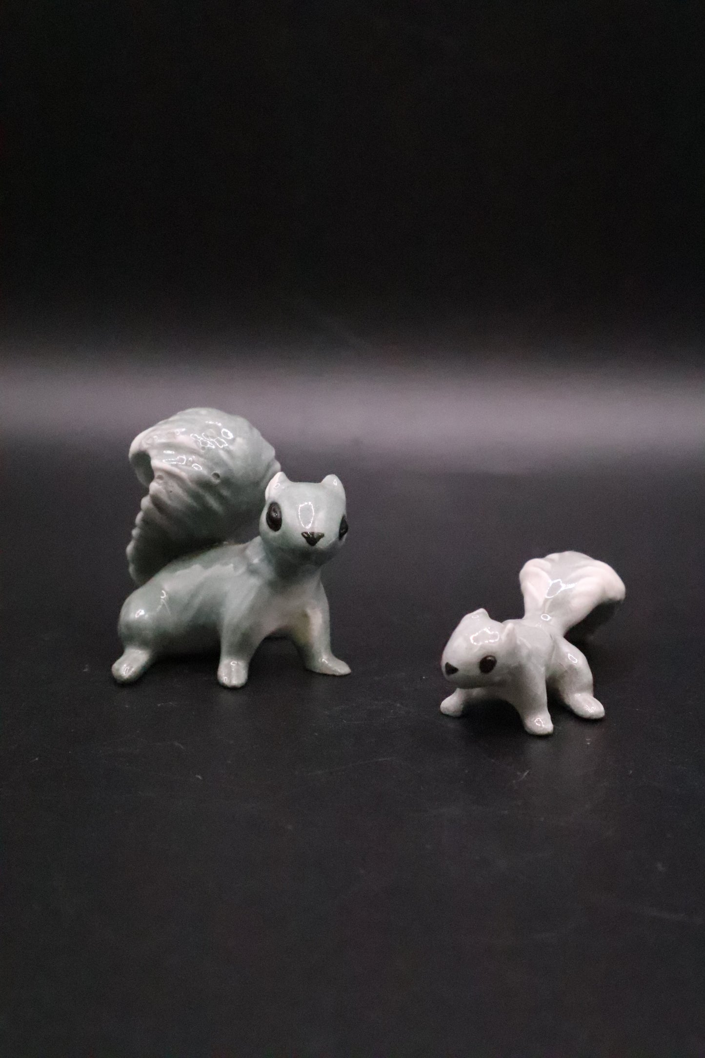 VINTAGE HAGEN RENAKER MINI GRAY SQUIRREL CERAMIC FIGURINES SET OF 2