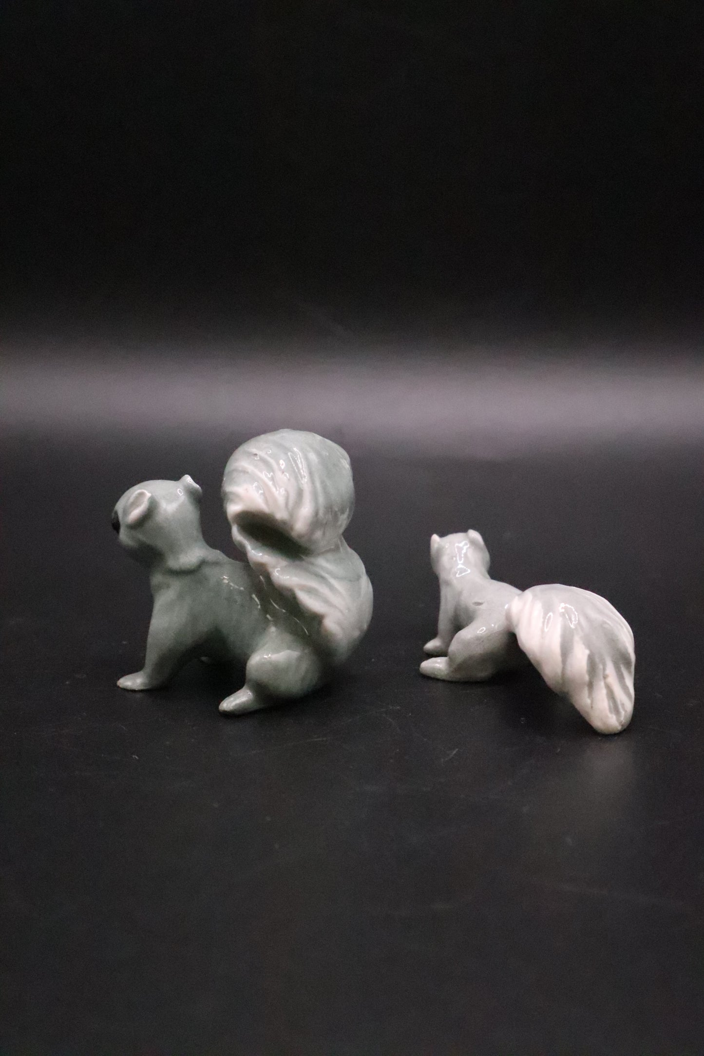 VINTAGE HAGEN RENAKER MINI GRAY SQUIRREL CERAMIC FIGURINES SET OF 2
