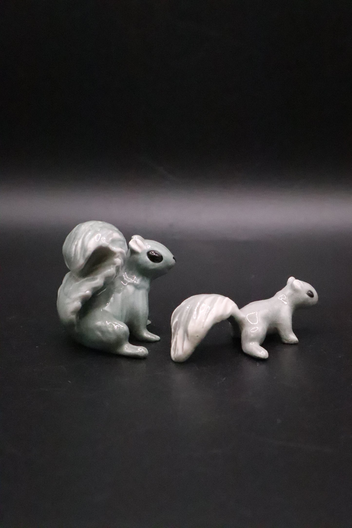 VINTAGE HAGEN RENAKER MINI GRAY SQUIRREL CERAMIC FIGURINES SET OF 2