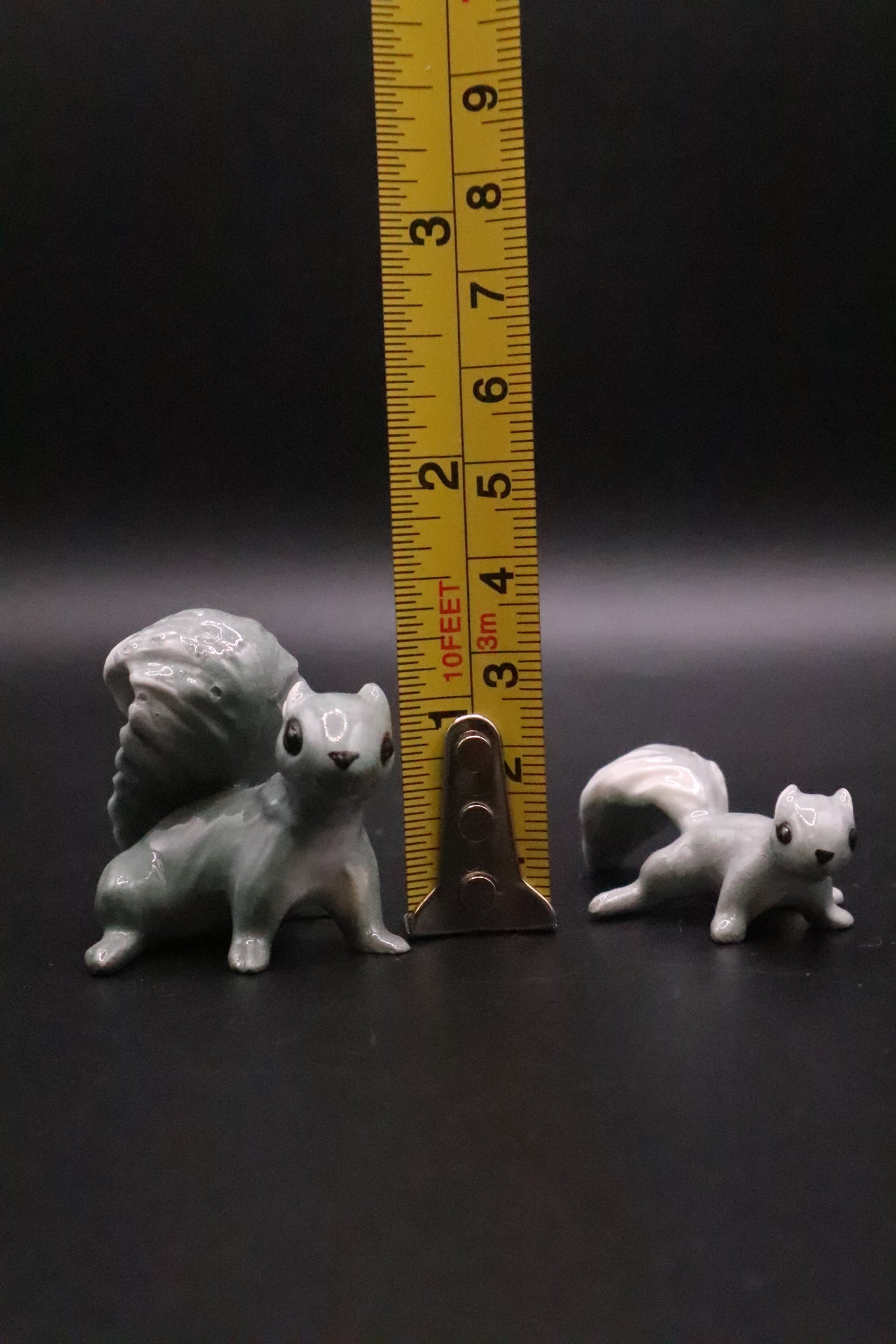 VINTAGE HAGEN RENAKER MINI GRAY SQUIRREL CERAMIC FIGURINES SET OF 2