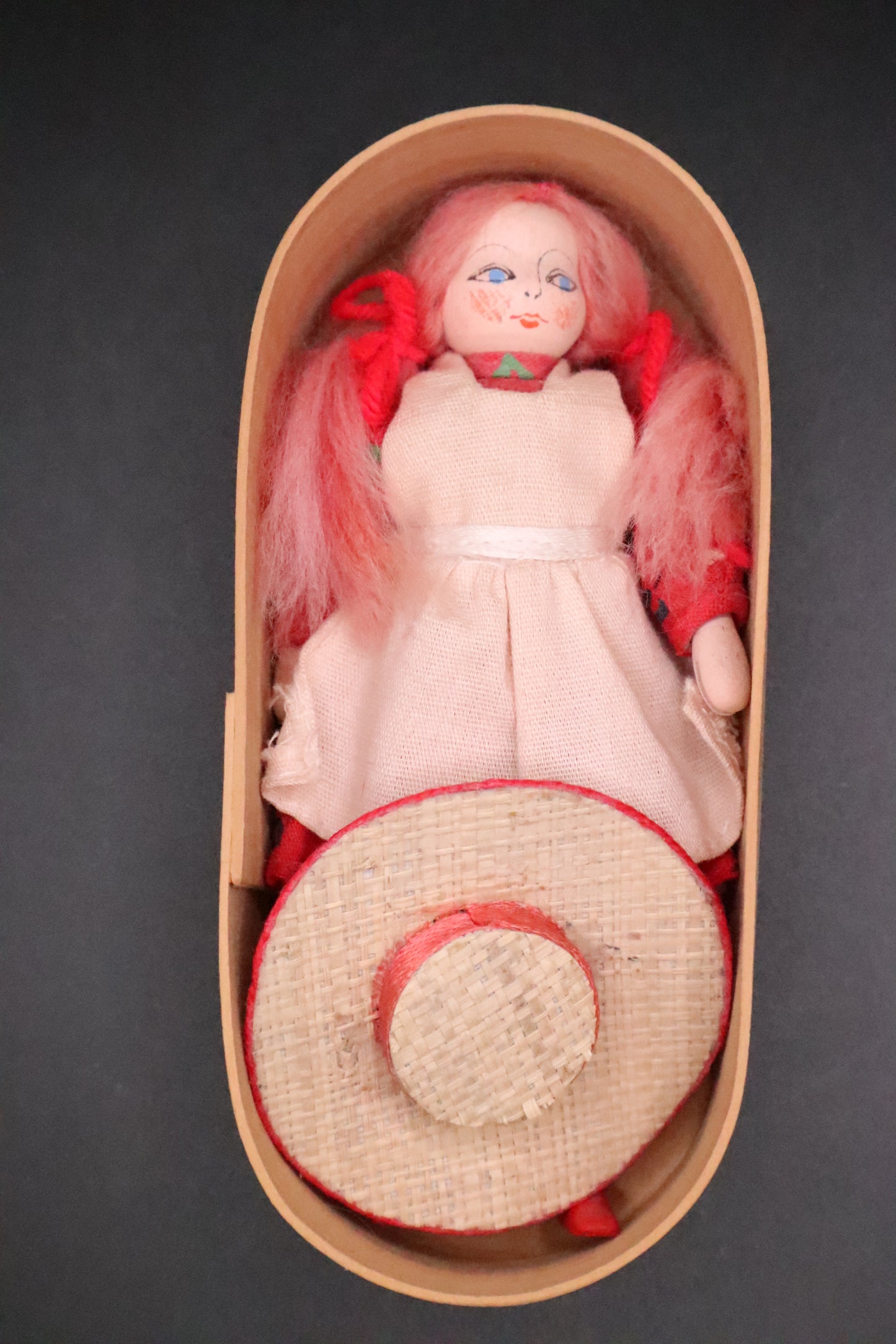 VINTAGE SILVESTRI COUNTRY FOLK HANDCRAFTED WOODEN DOLL