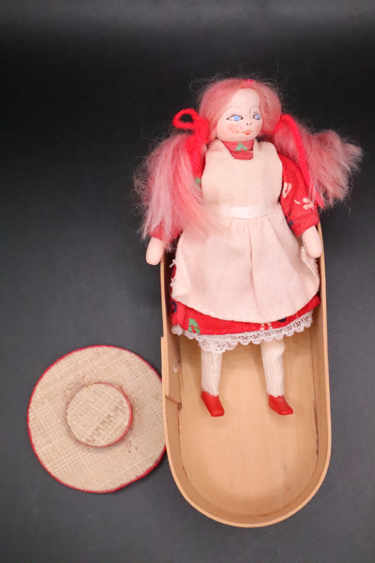 VINTAGE SILVESTRI COUNTRY FOLK HANDCRAFTED WOODEN DOLL
