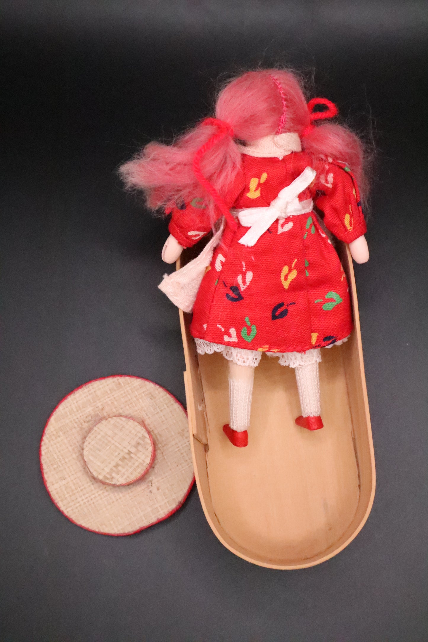 VINTAGE SILVESTRI COUNTRY FOLK HANDCRAFTED WOODEN DOLL