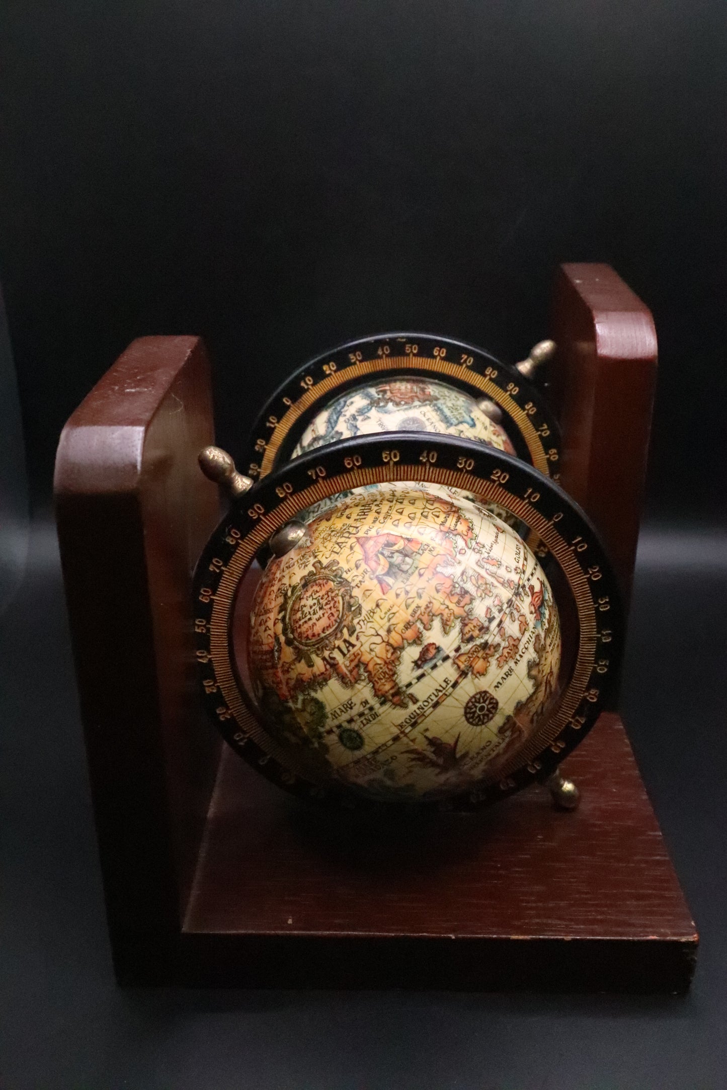VINTAGE SET OF WOODEN OLD WORLD SPINNING GLOBE BOOKENDS