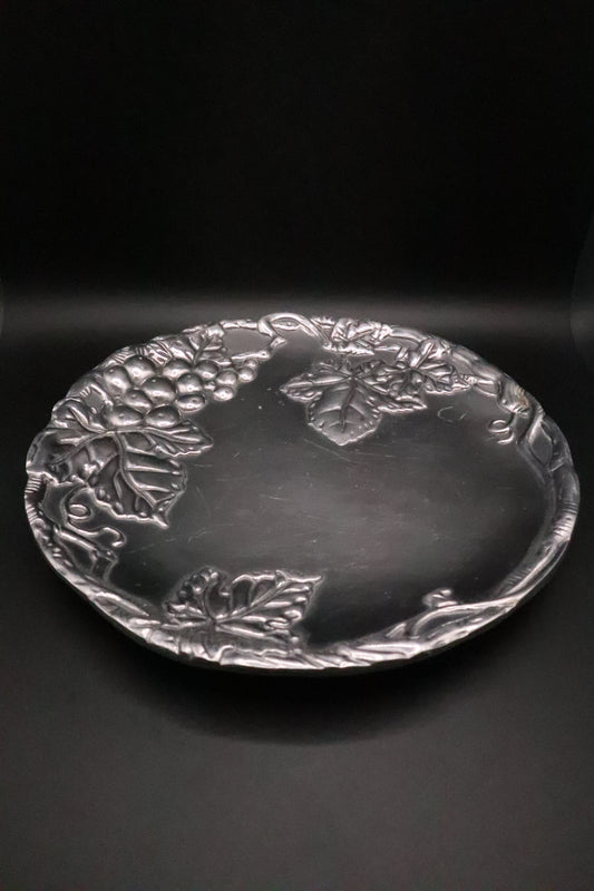 VINTAGE 2000 ARTHUR COURT 8" GRAPE AND VINE PEWTER PLATE