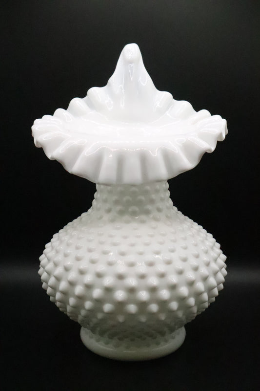 VINTAGE FENTON MILK GLASS HOBNAIL JACK IN PULPIT VASE