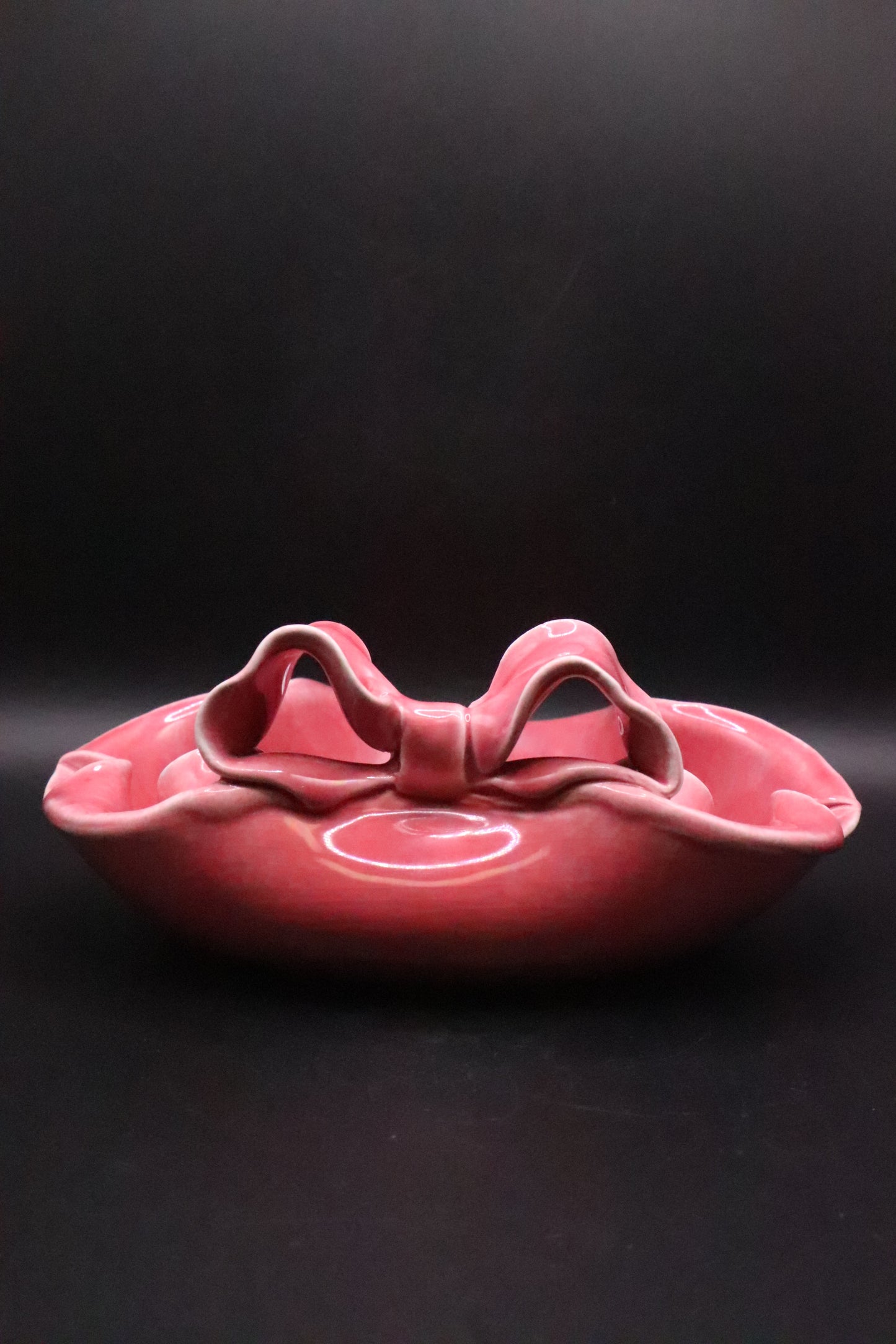 VINTAGE KNOWLES TAYLOR AND KNOWLES CALIFORNIA POTTERY PINK BOWL W/ BOW