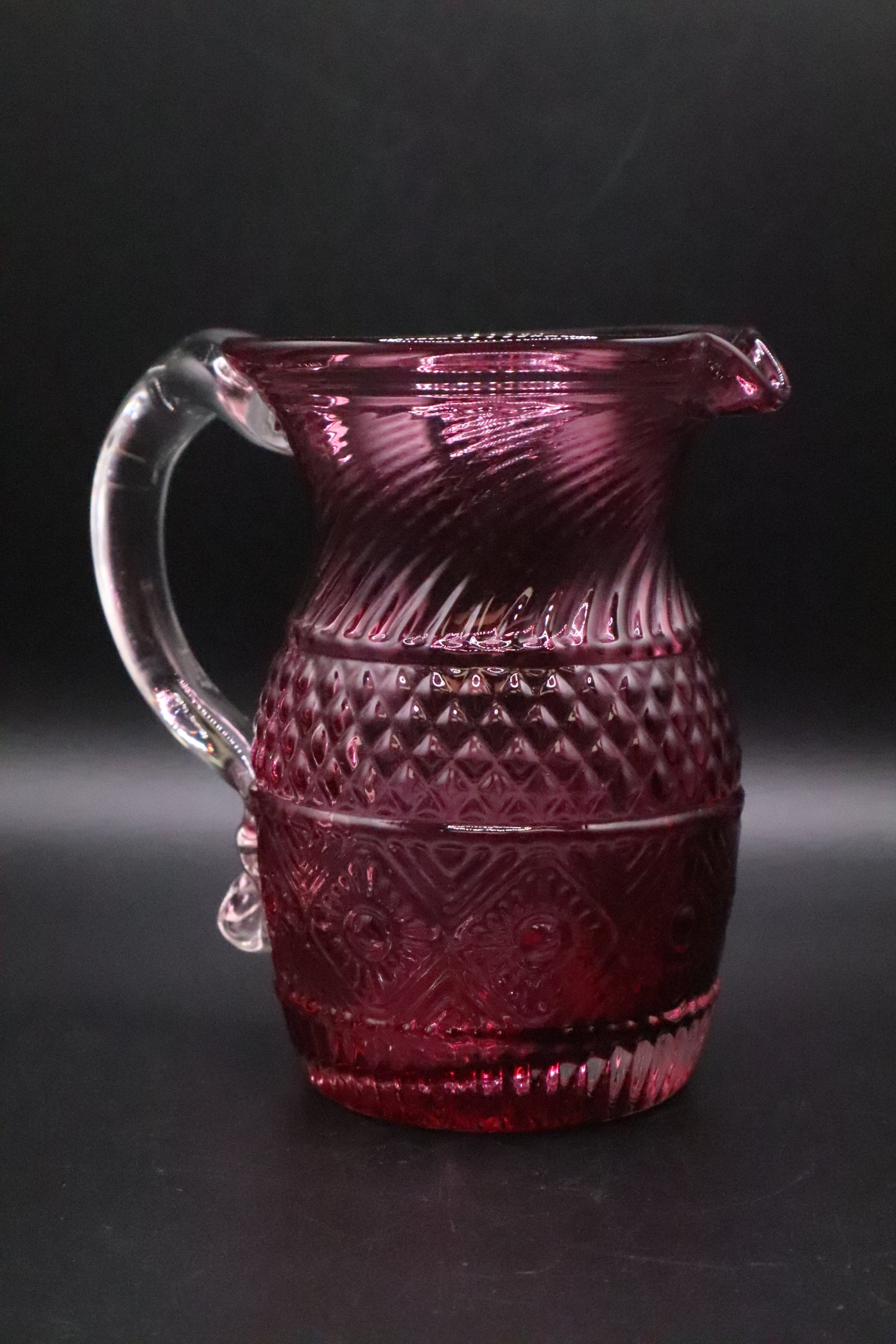 VINTAGE PILGRIM ART GLASS HAND BLOWN CRANBERRY PITCHER BENNINGTON PATTERN