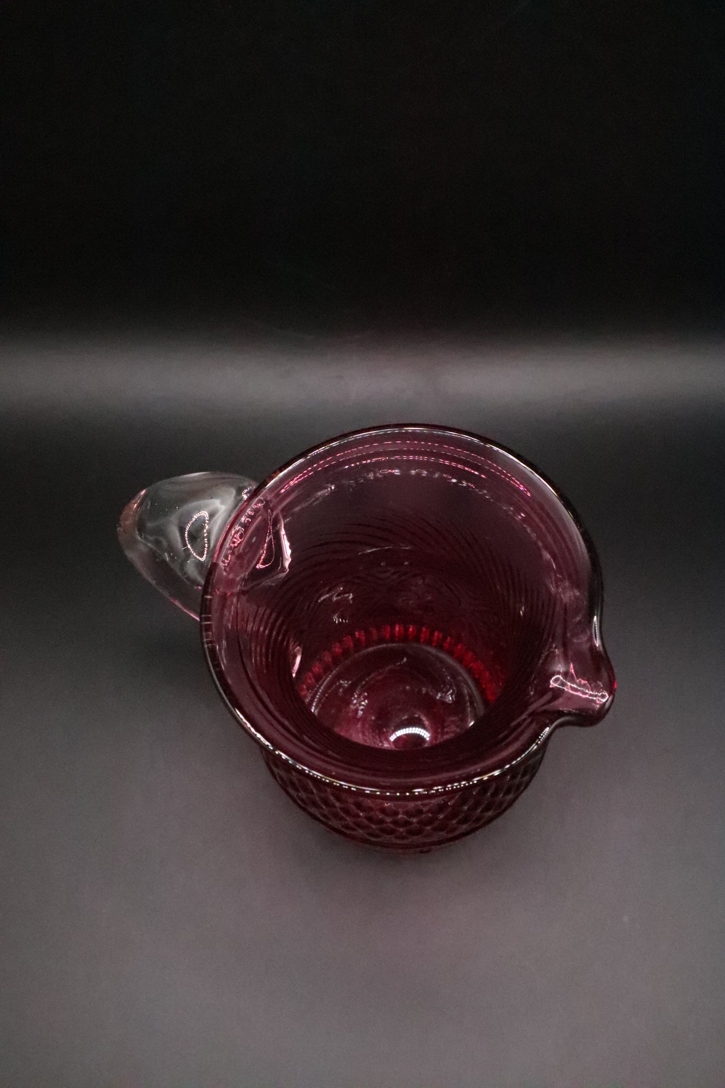 VINTAGE PILGRIM ART GLASS HAND BLOWN CRANBERRY PITCHER BENNINGTON PATTERN