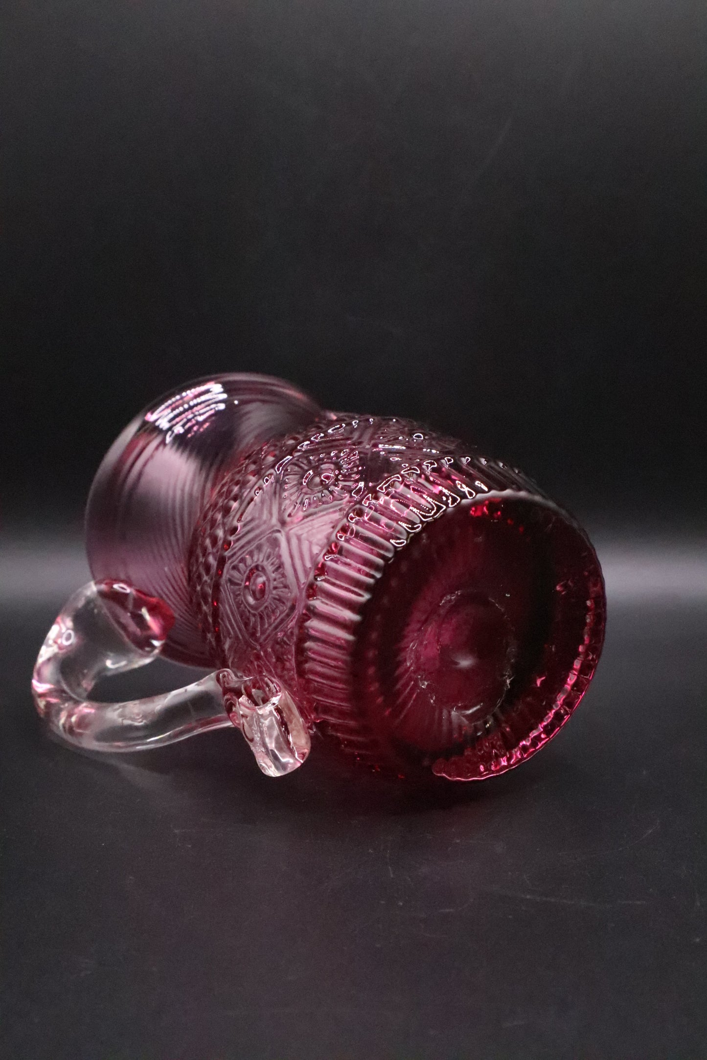 VINTAGE PILGRIM ART GLASS HAND BLOWN CRANBERRY PITCHER BENNINGTON PATTERN