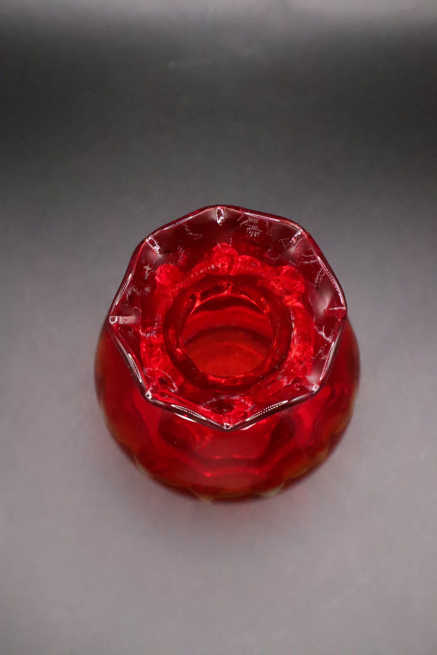 VINTAGE HAND BLOWN RED AMBERINA ART GLASS VASE RUFFLED BAND