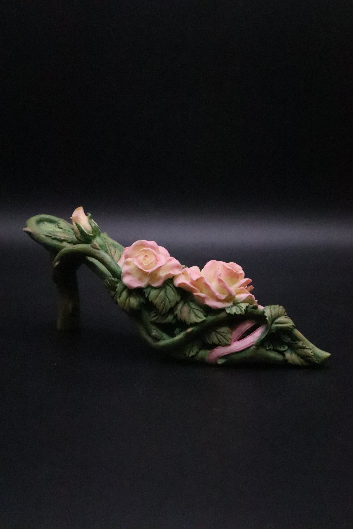 VINTAGE COLLECTIBLE JUST THE RIGHT SHOE COURAGEOUS ROSE CANCER AWARENESS SHOE